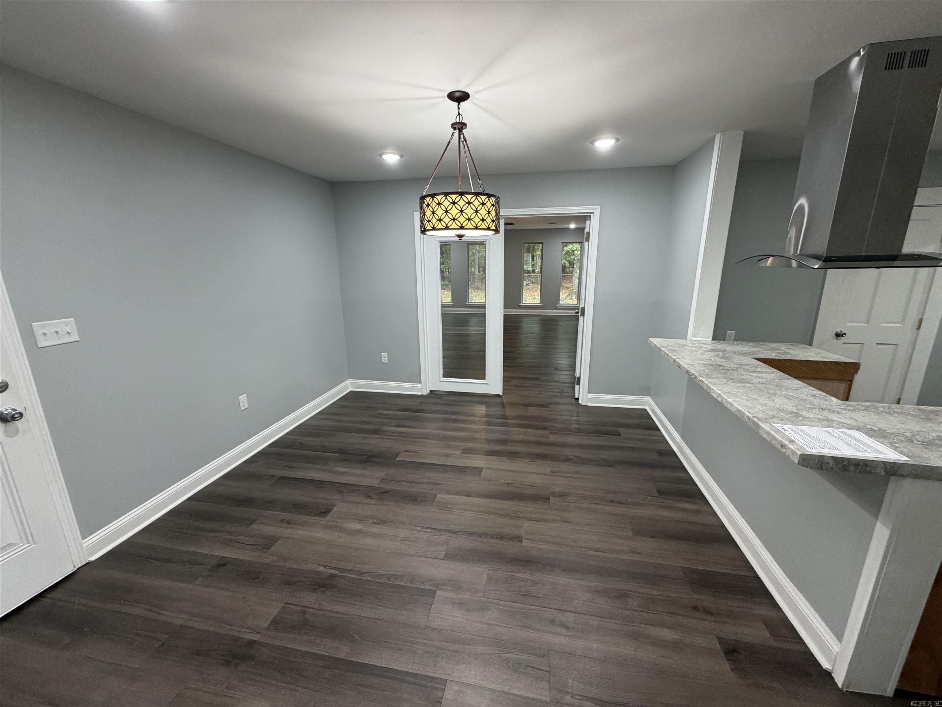 2213 Crestwood Property Photo 3