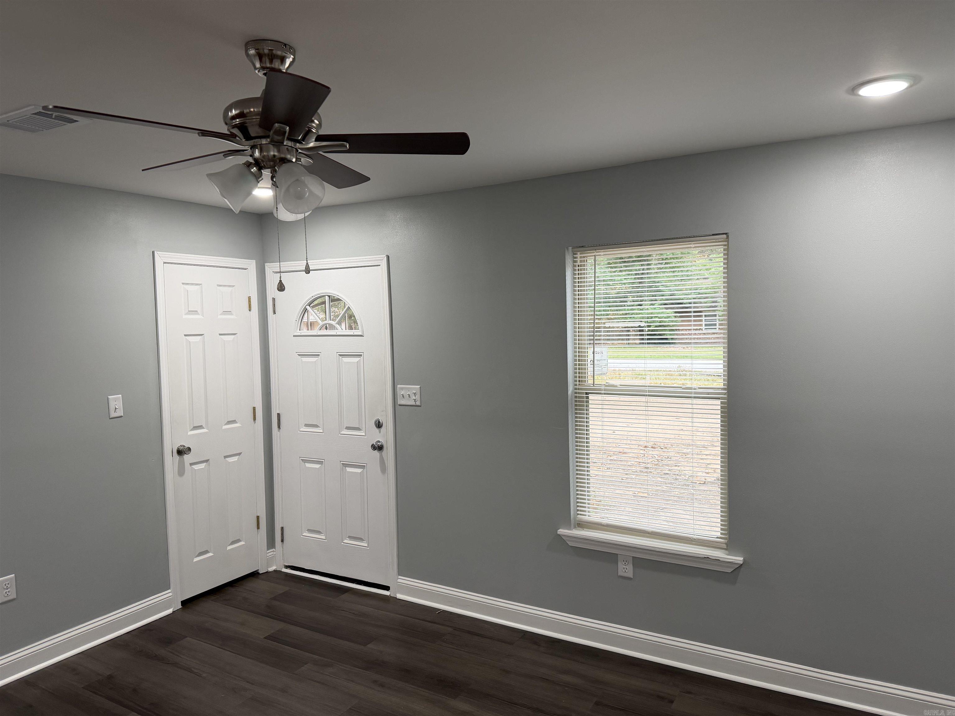 2213 Crestwood Property Photo 5