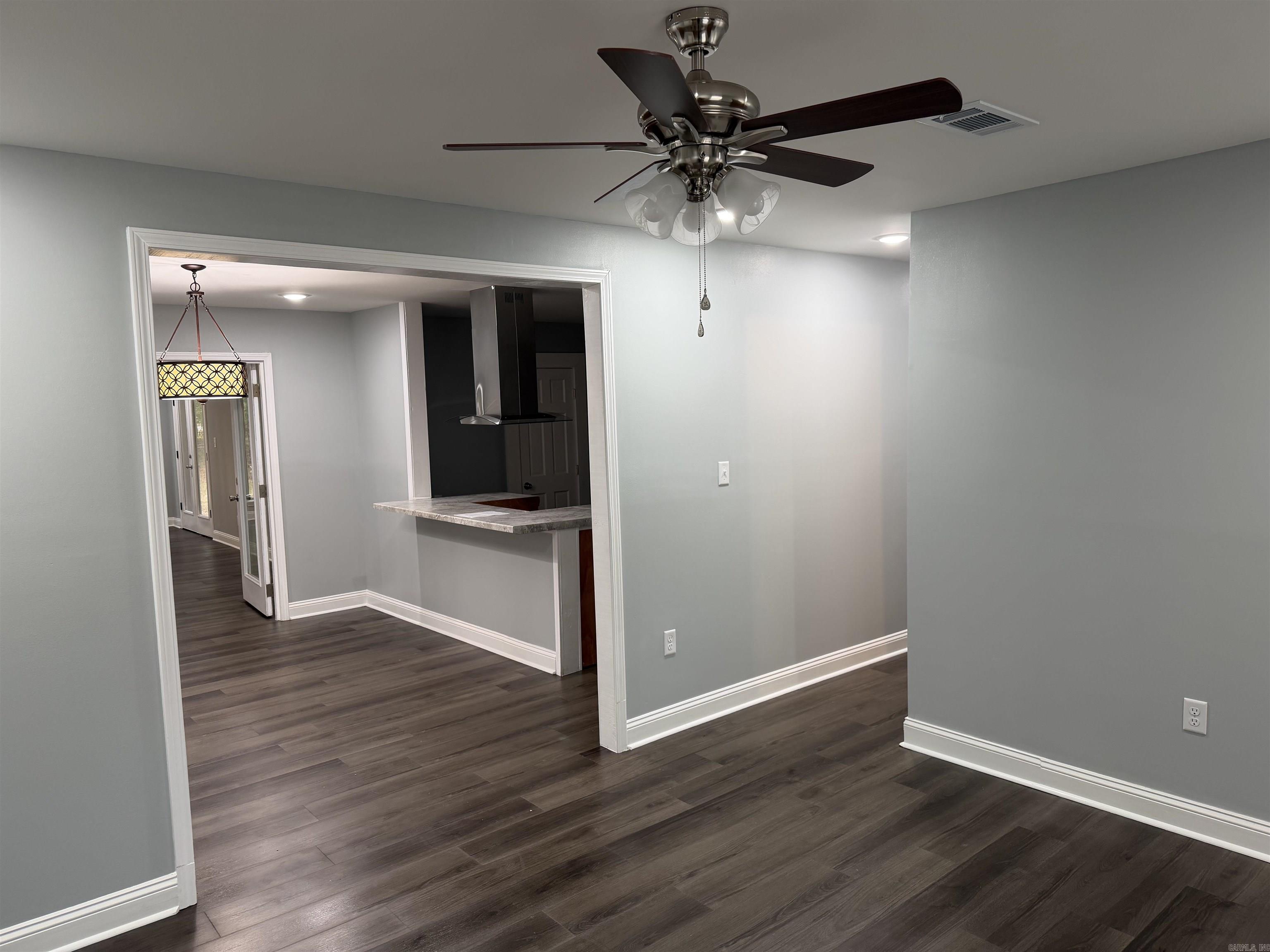 2213 Crestwood Property Photo 6