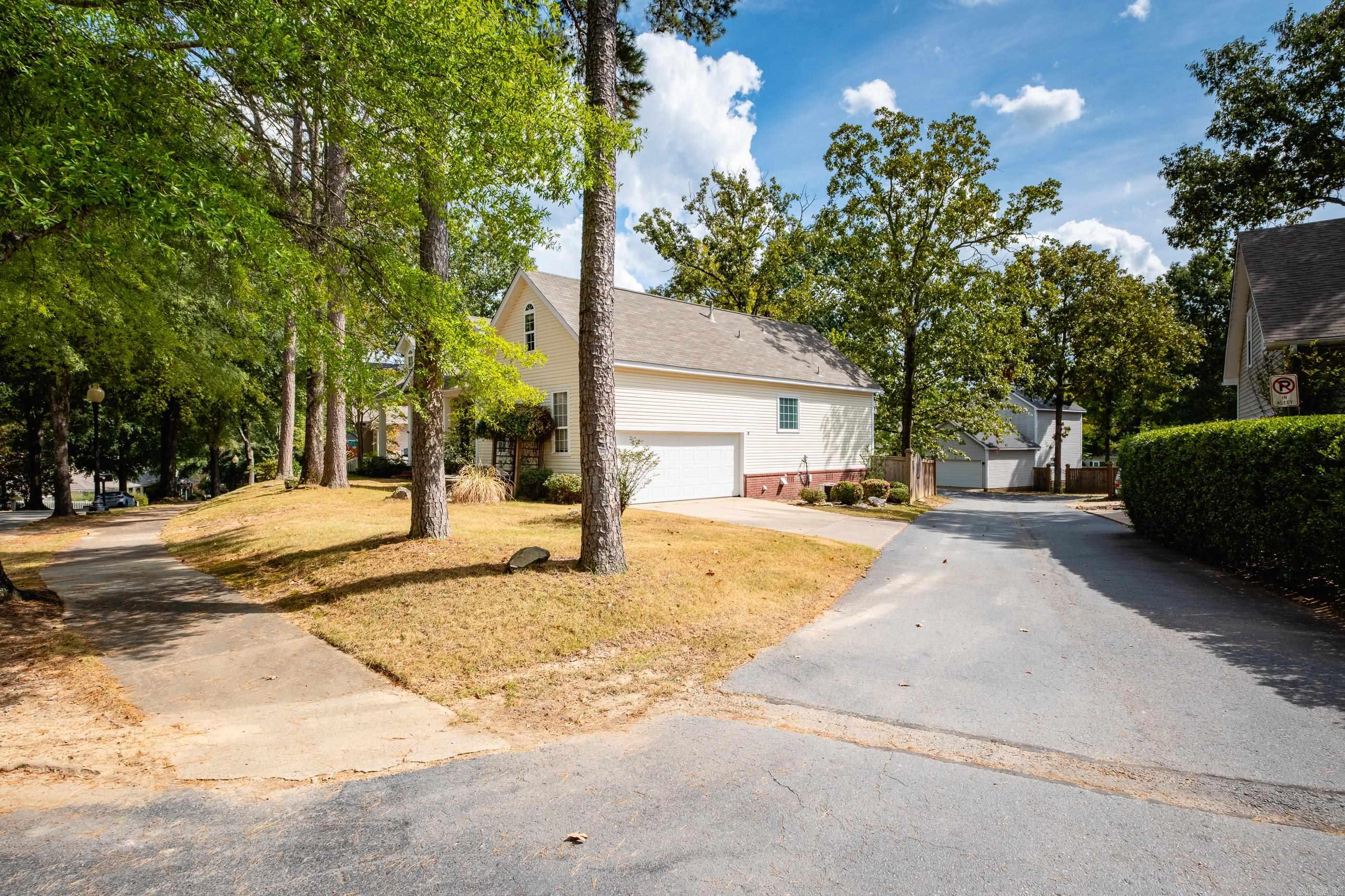 28 Briar Patch Court Property Photo 3