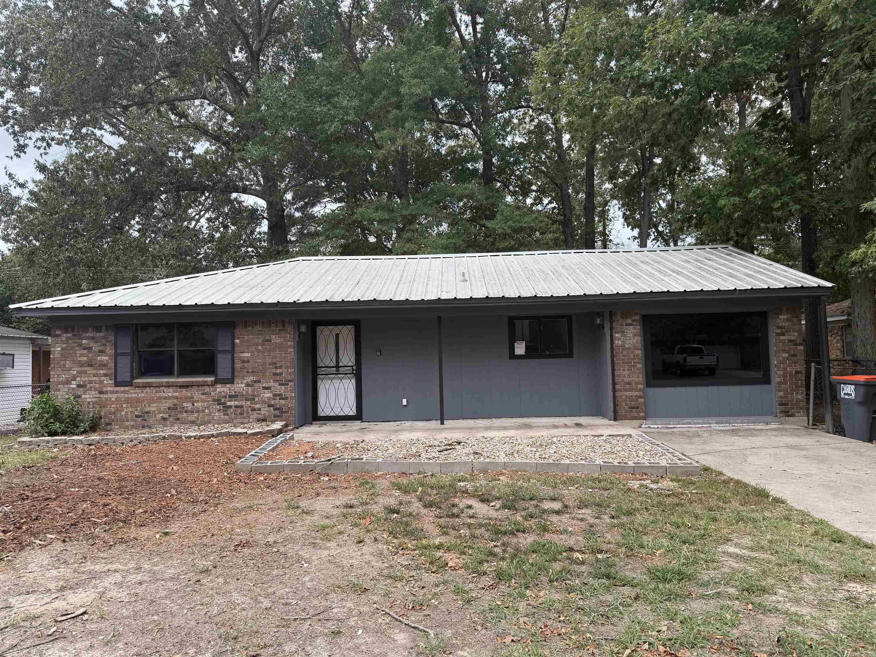 3504 Shamrock Drive Property Photo 1