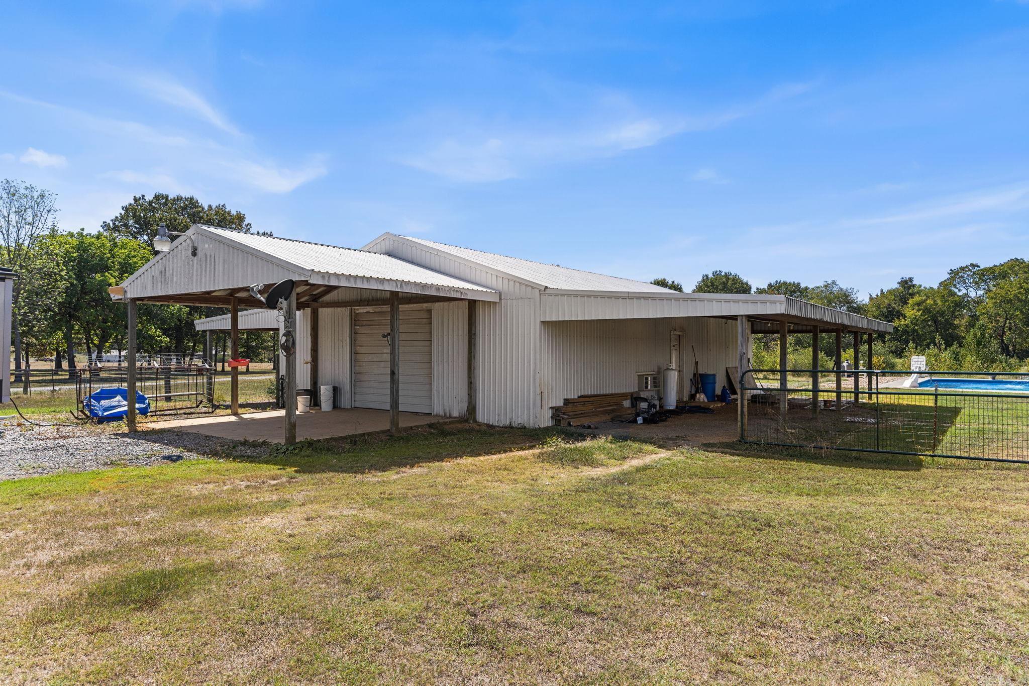141 Pony Tail Lane Property Photo 9