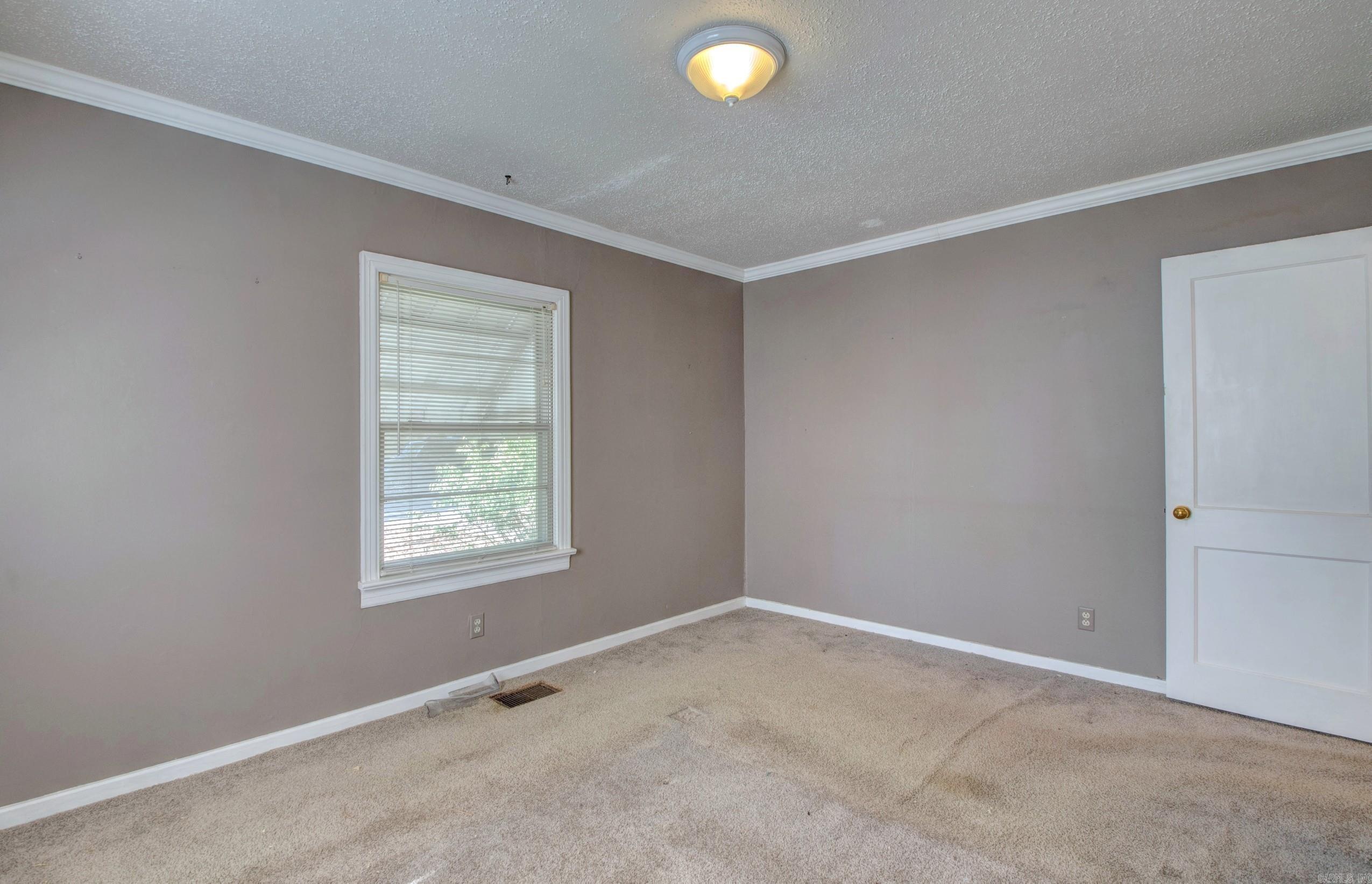 809 N Pierce Street Property Photo 10