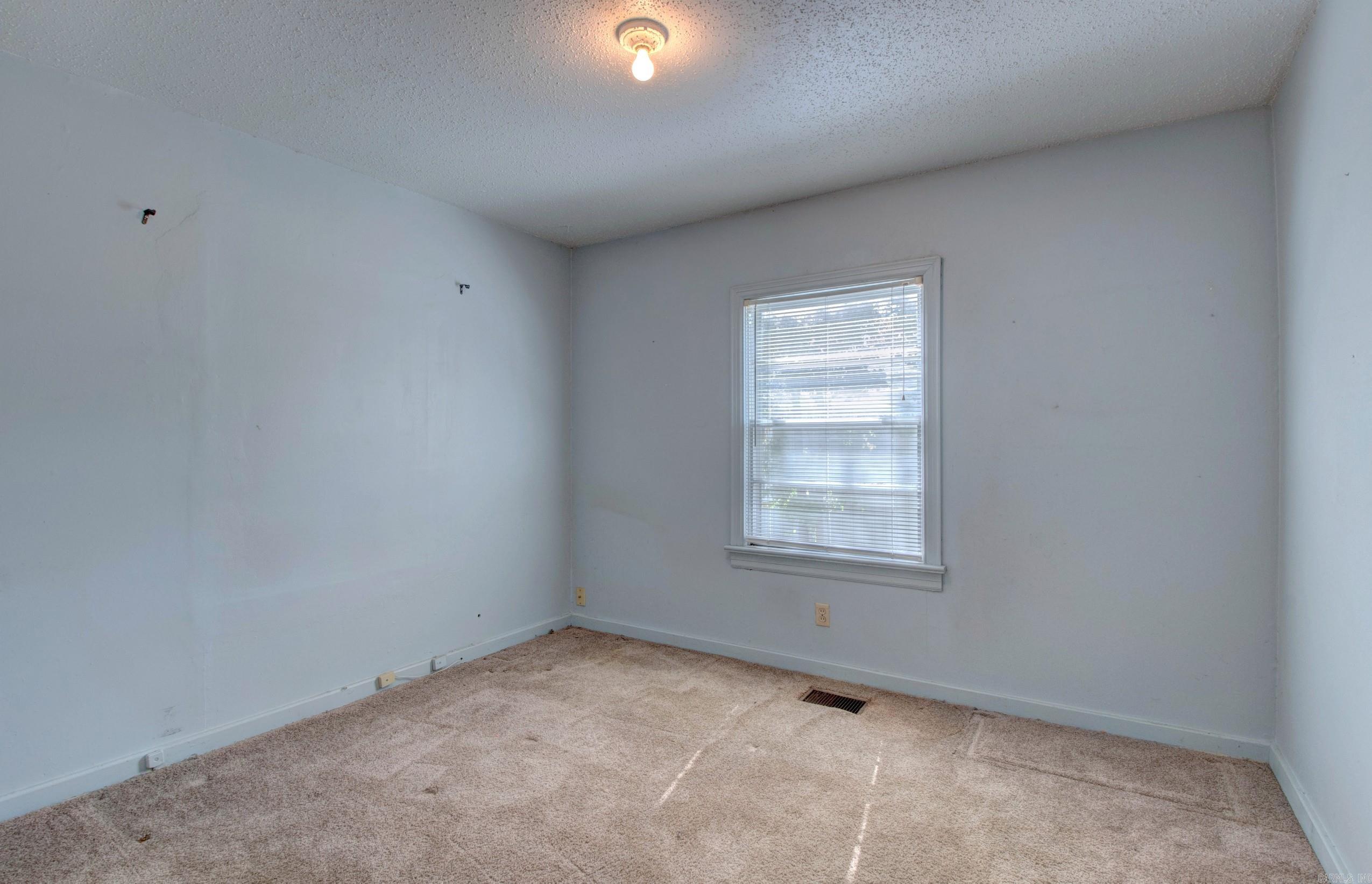 809 N Pierce Street Property Photo 11