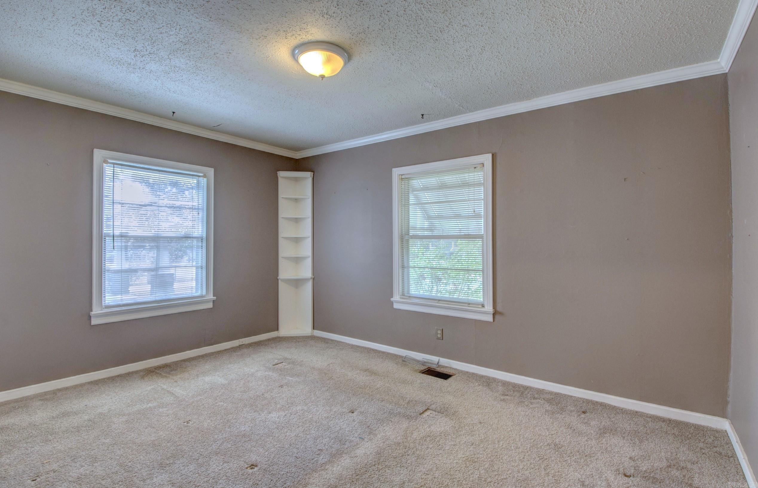 809 N Pierce Street Property Photo 12
