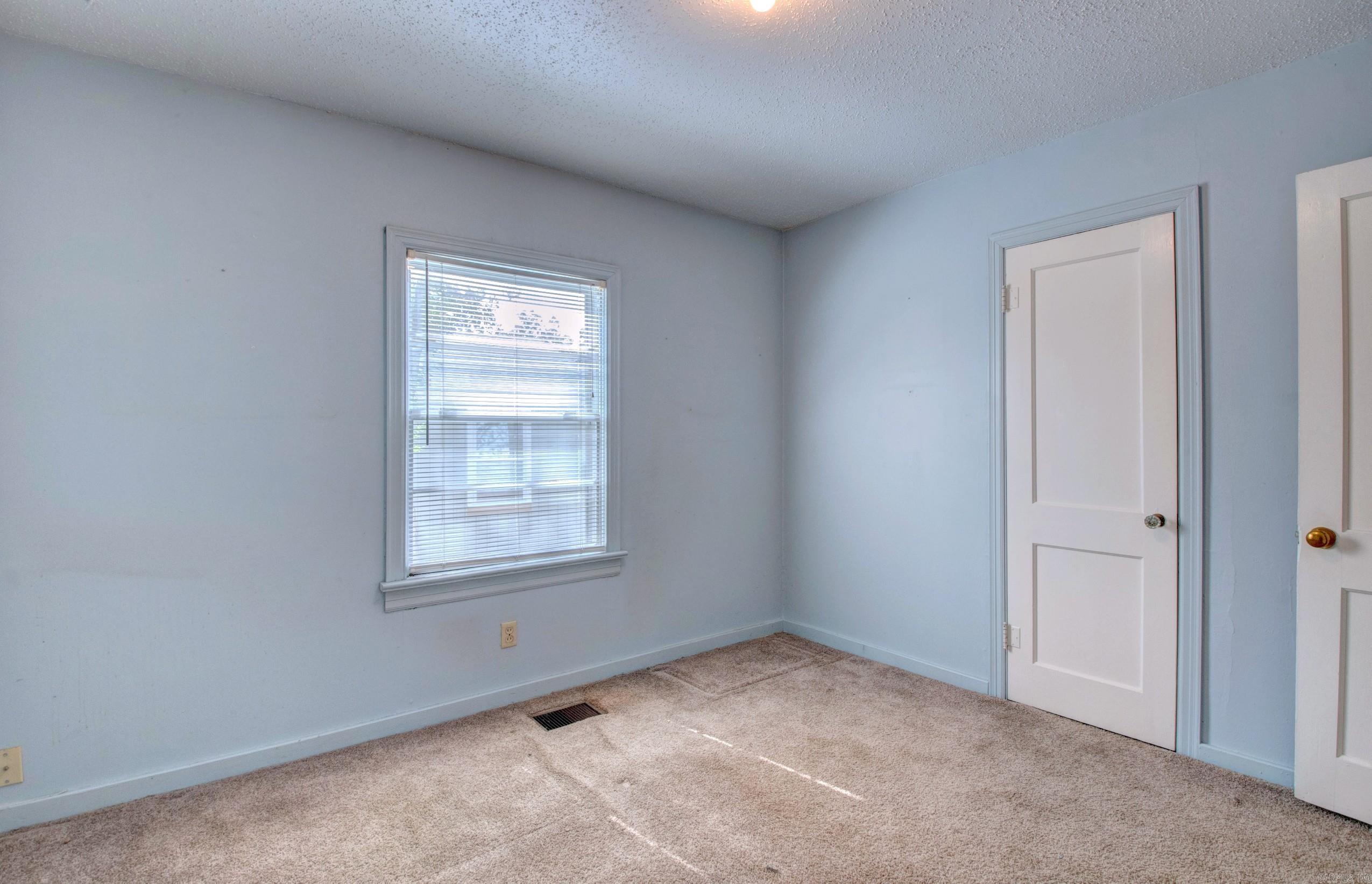 809 N Pierce Street Property Photo 13