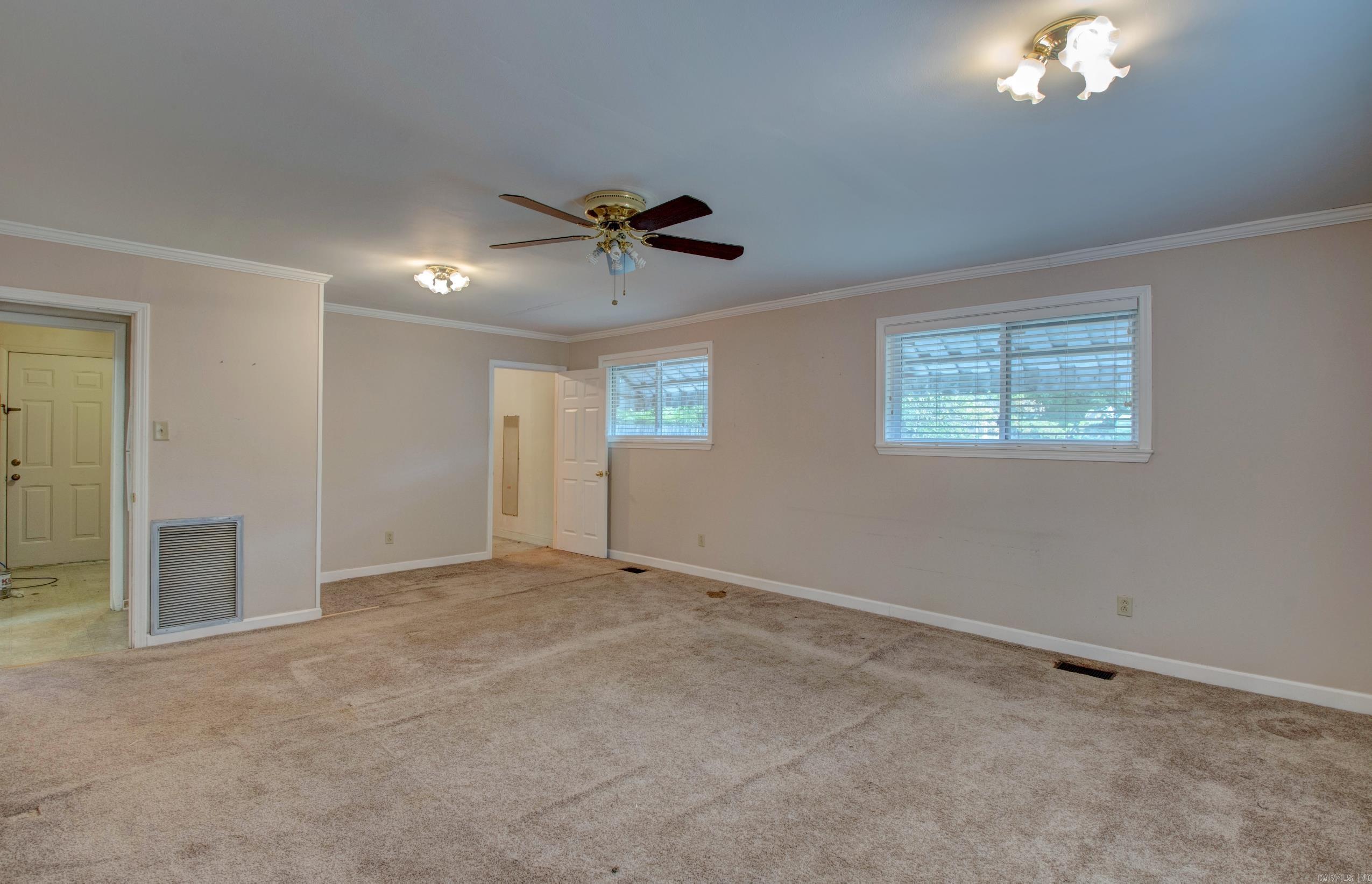 809 N Pierce Street Property Photo 19