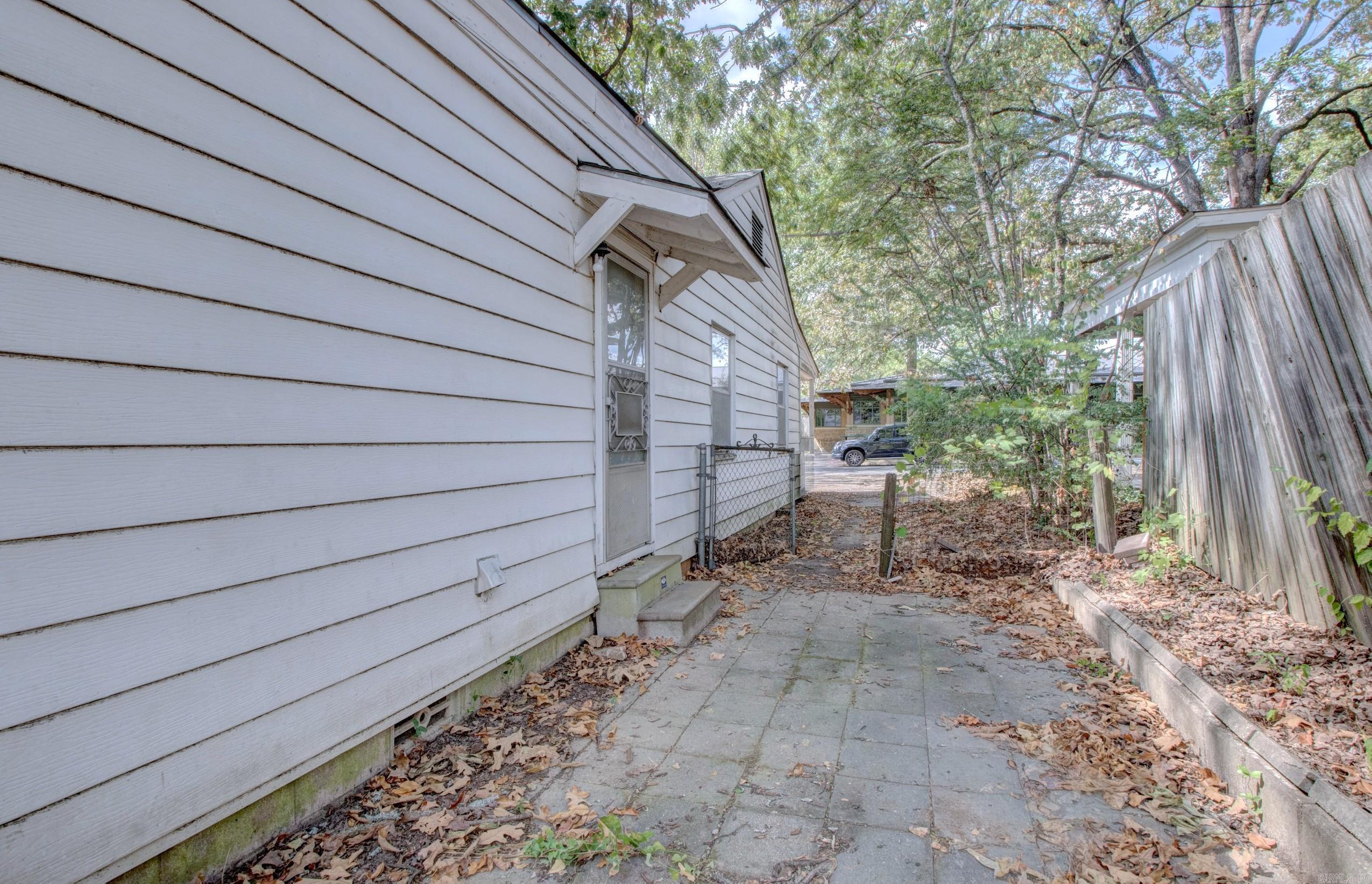 809 N Pierce Street Property Photo 28