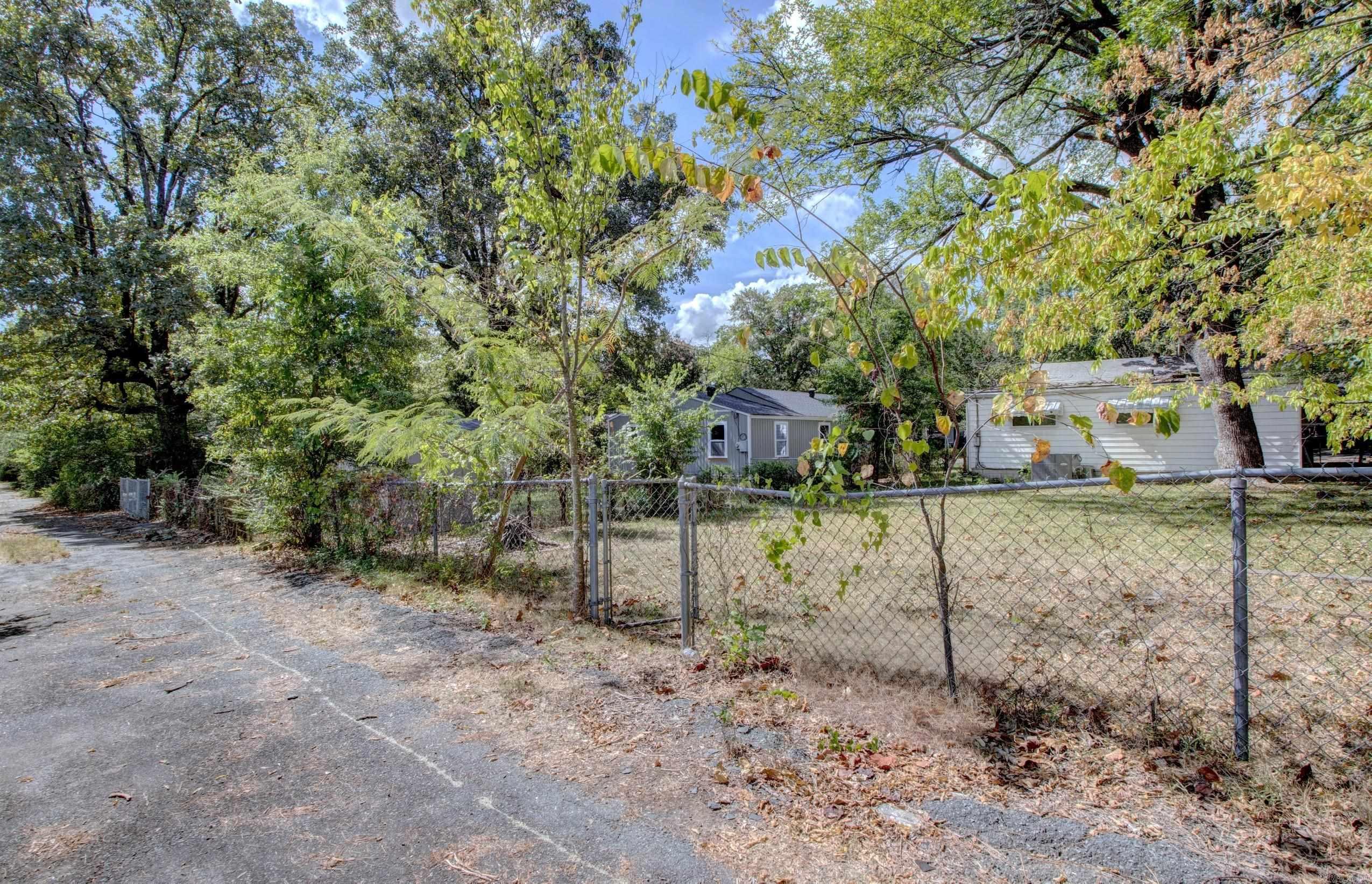 809 N Pierce Street Property Photo 32