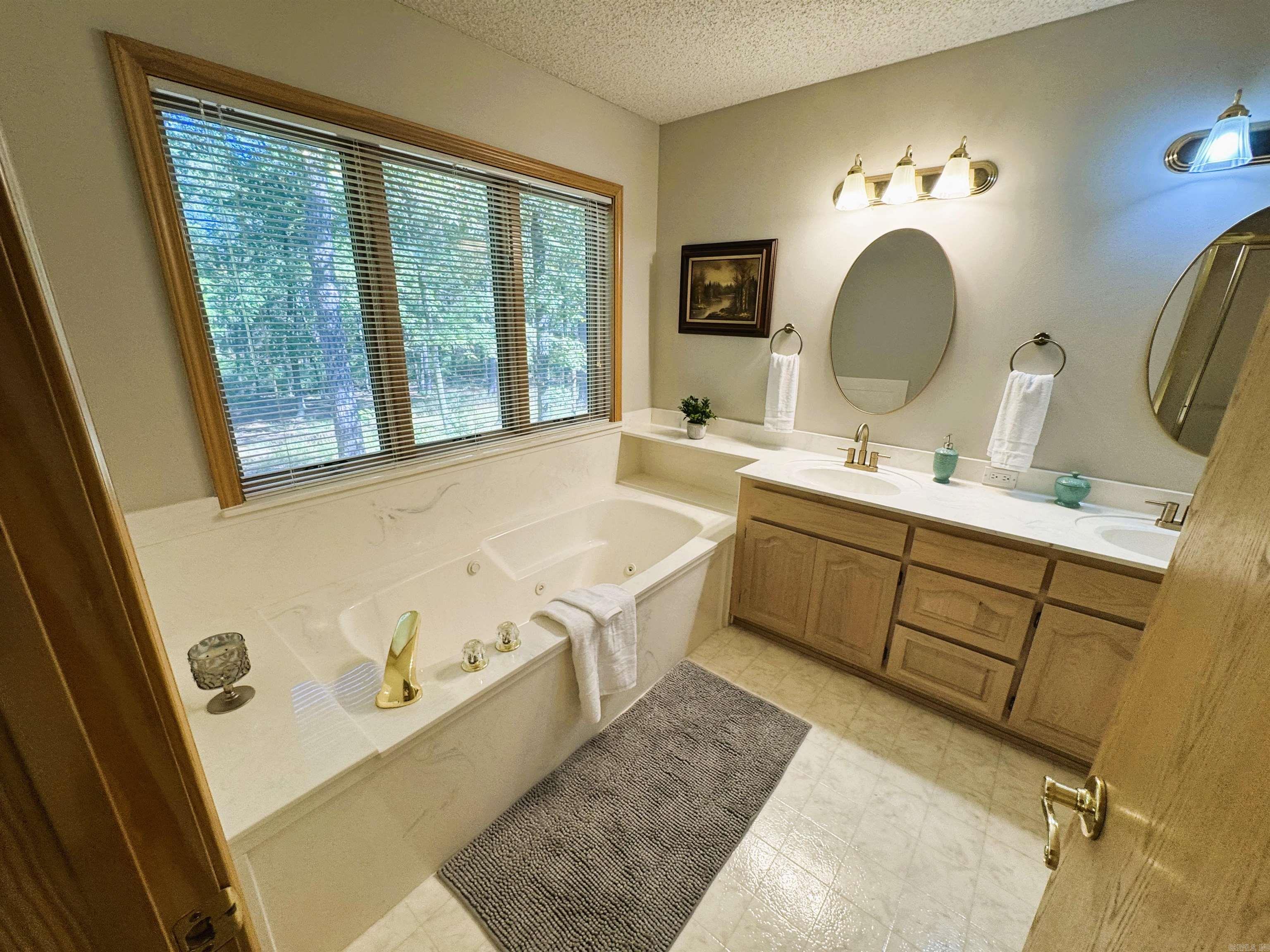 10 Sosegado Lane Property Photo 16