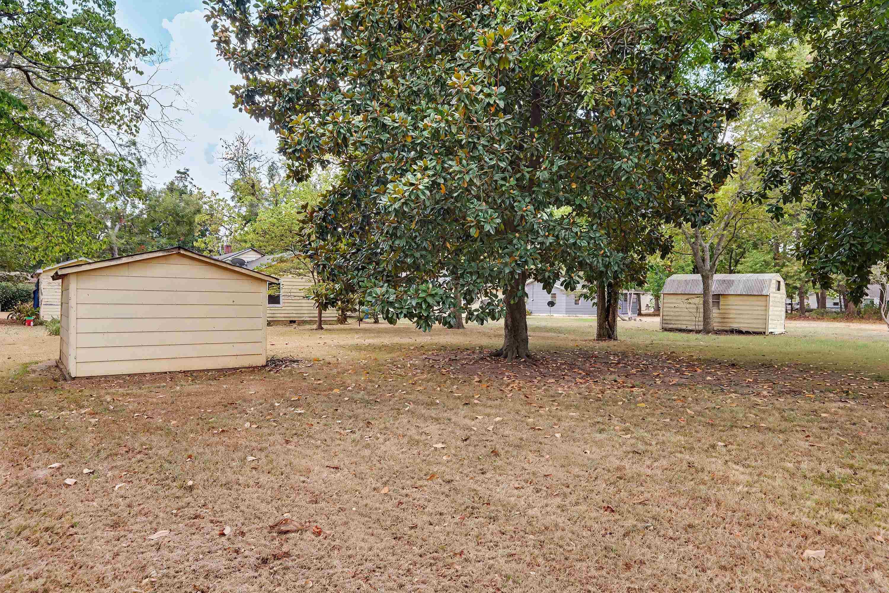 1020 College St Property Photo 6