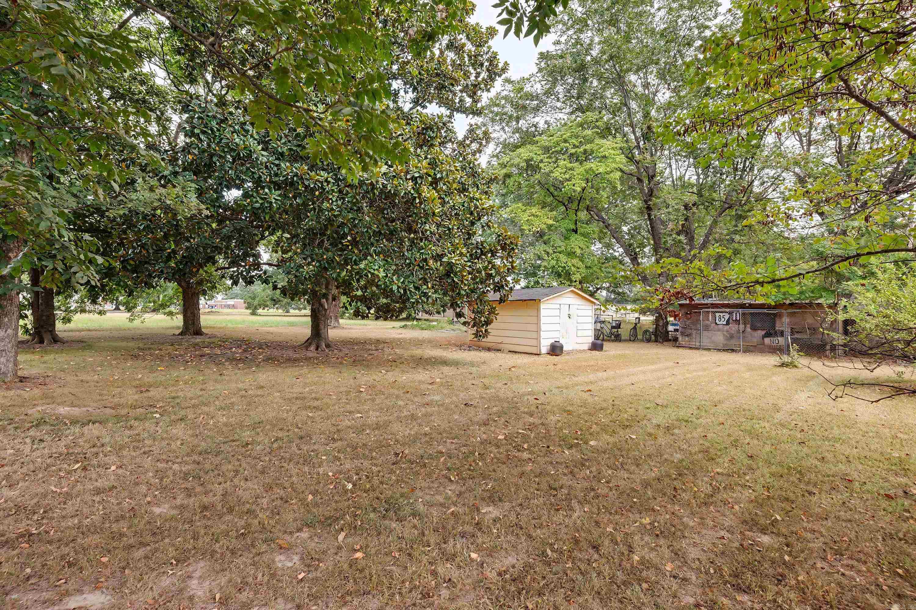 1020 College St Property Photo 9