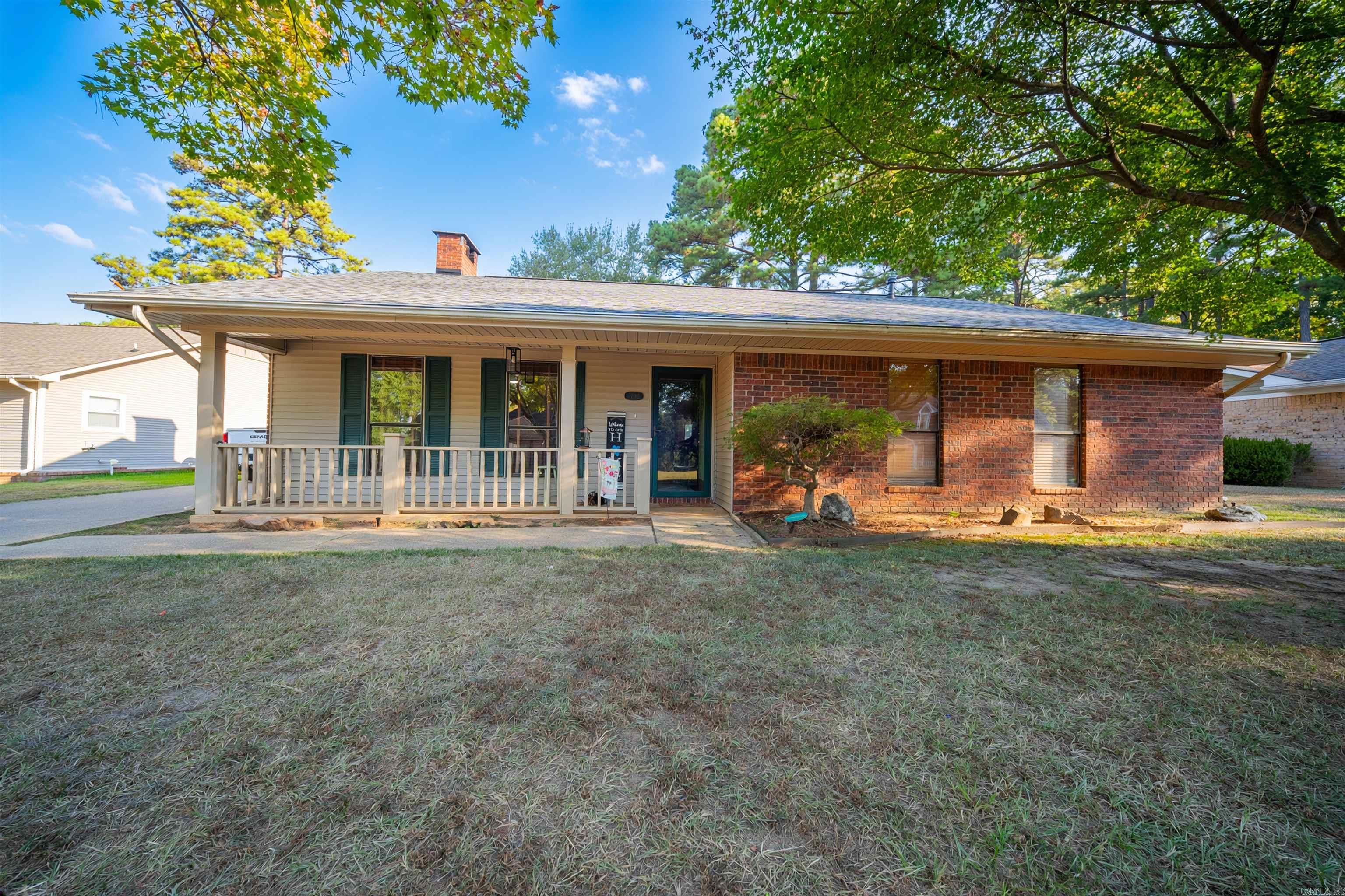 1102 Pinecrest Drive