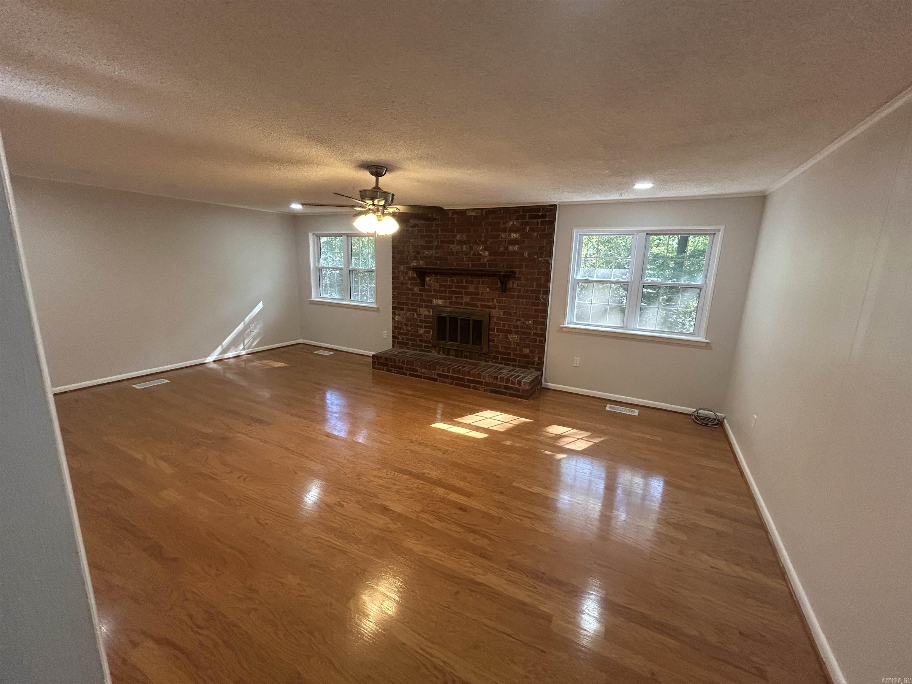 1309 Crest Circle Property Photo 4