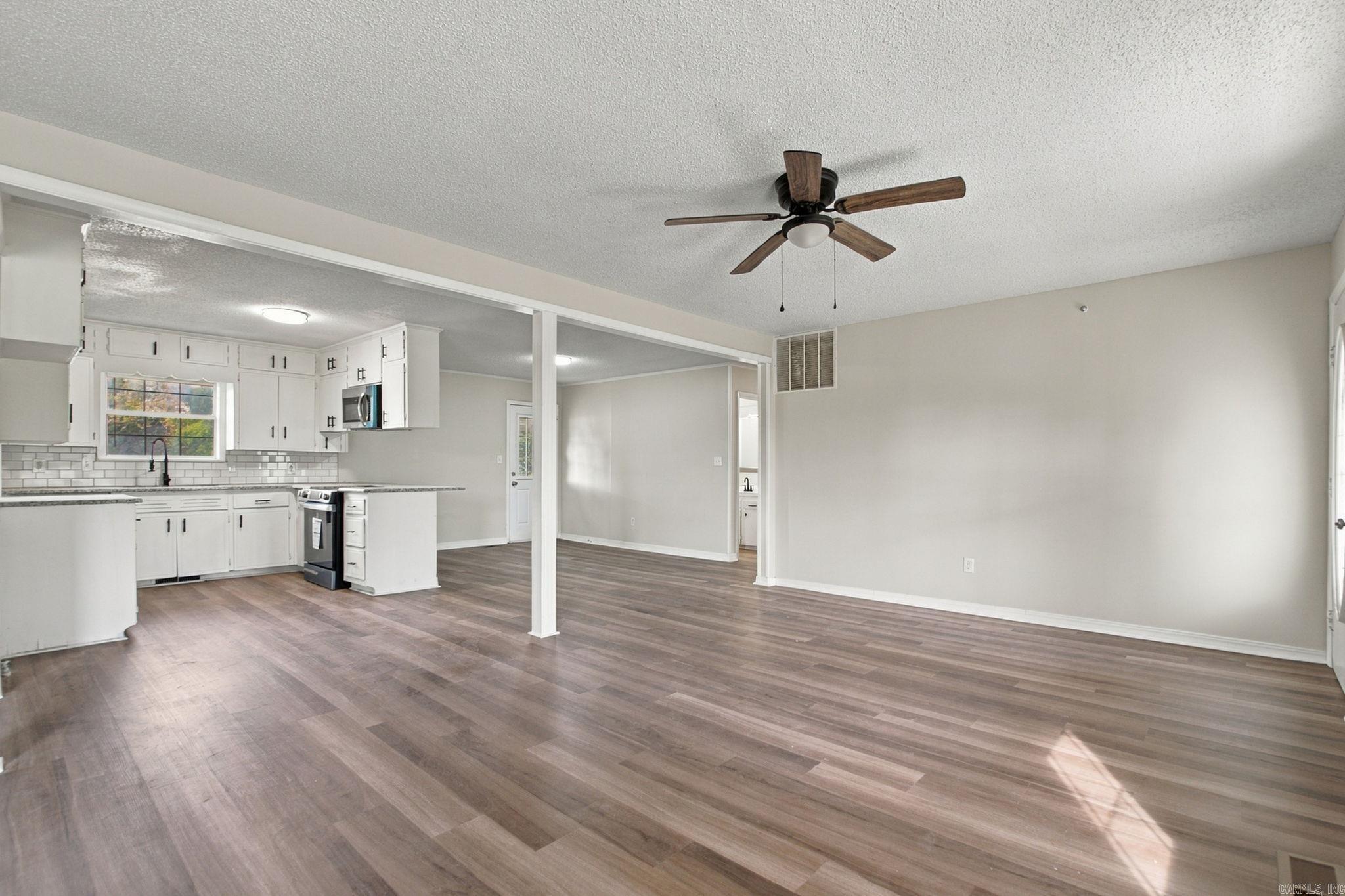 110 W Alabama Street Property Photo 7