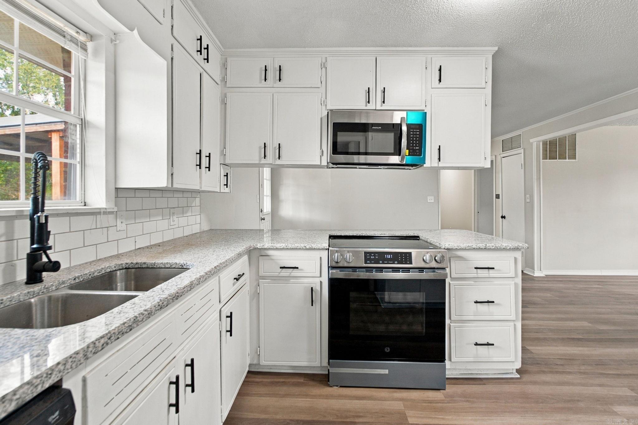 110 W Alabama Street Property Photo 14