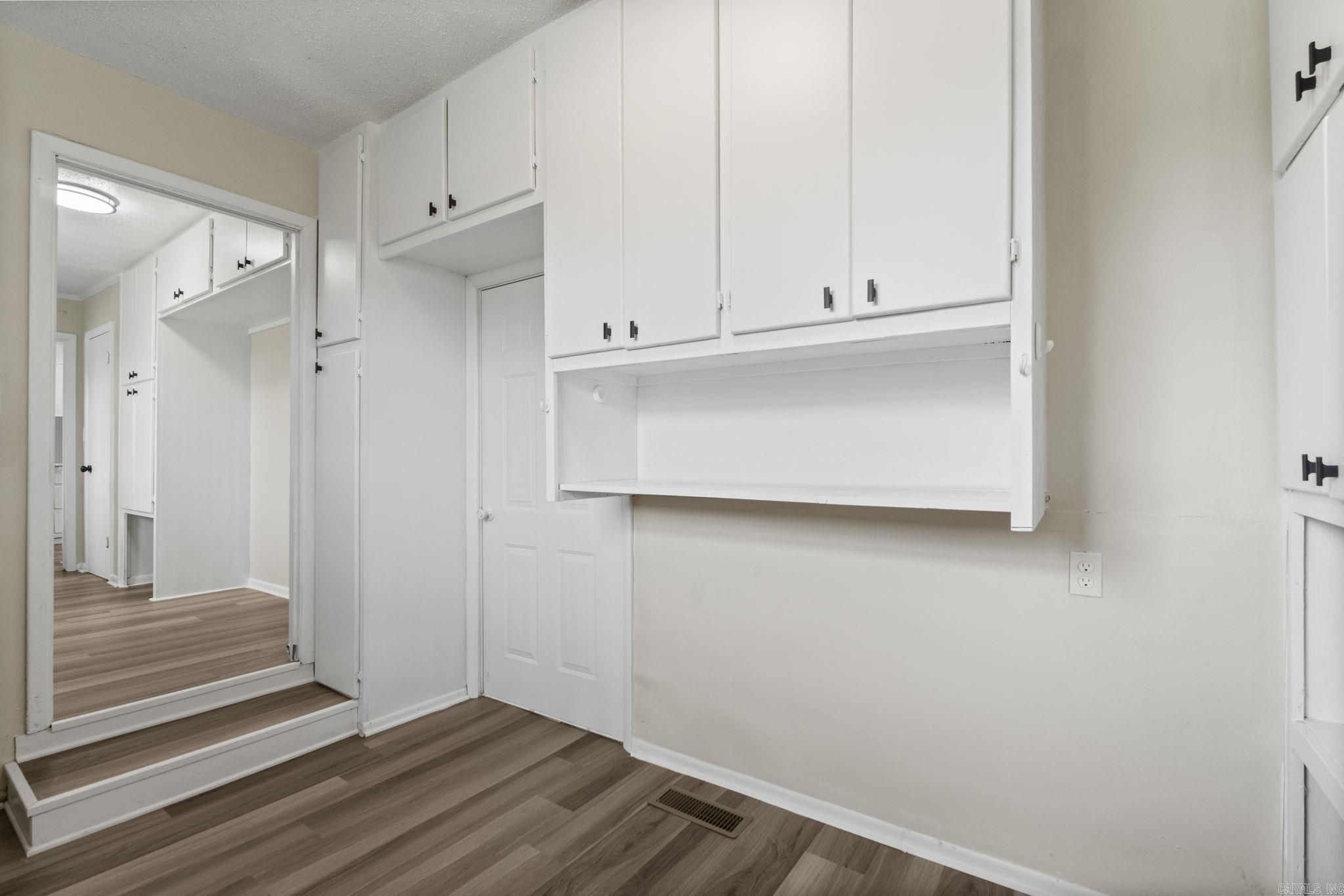 110 W Alabama Street Property Photo 37