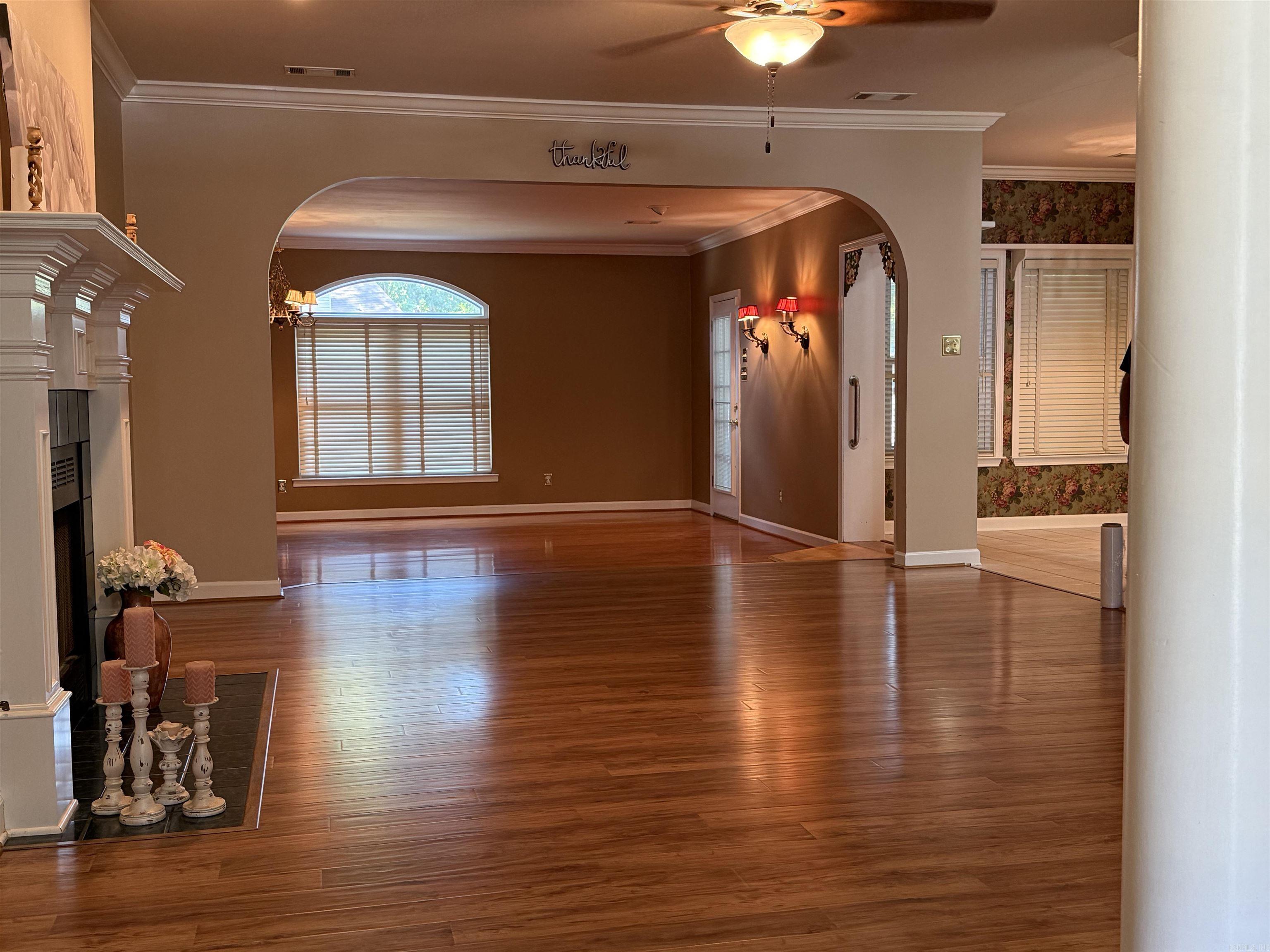 981 Colonial Drive Property Photo 3