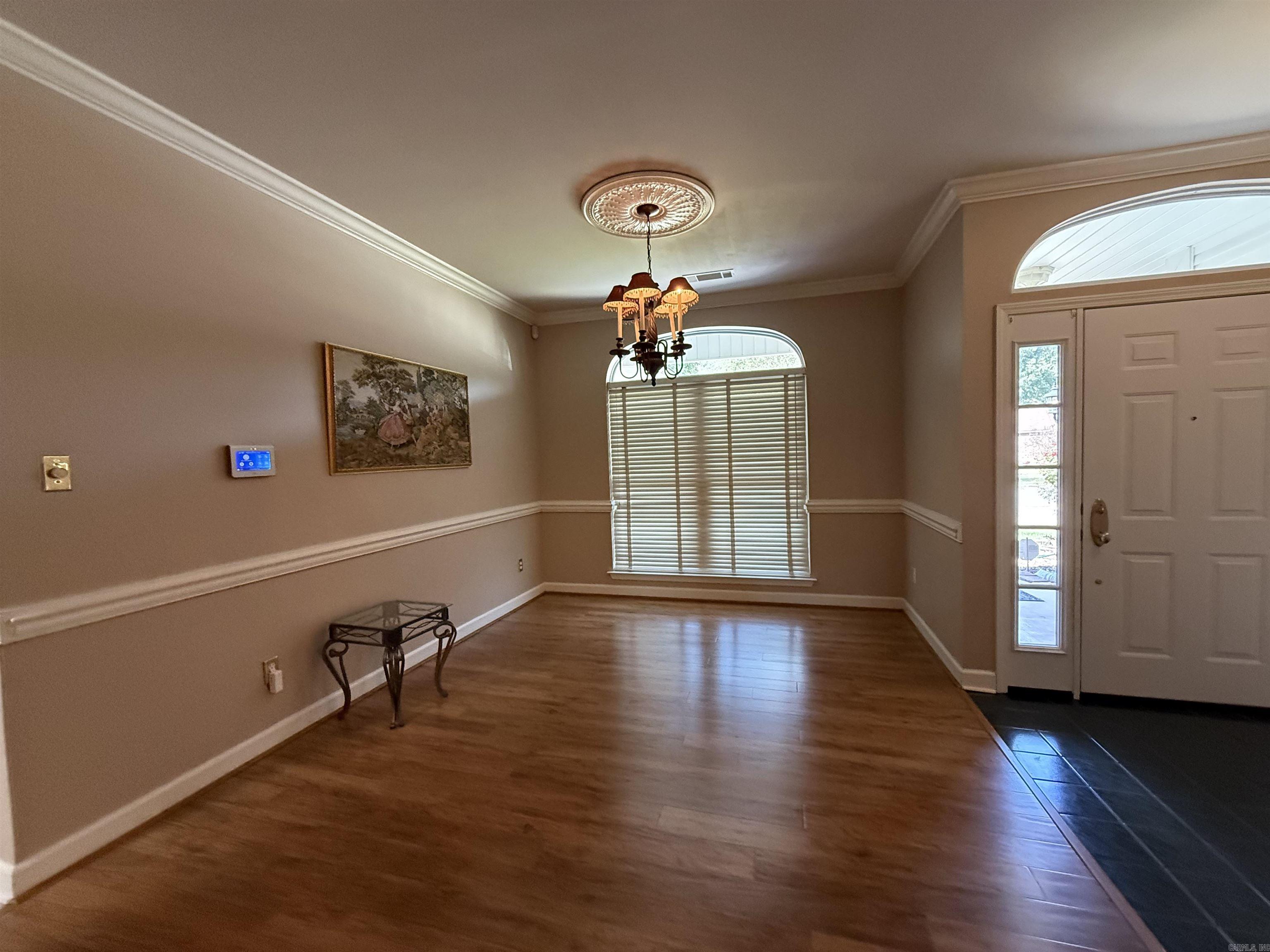 981 Colonial Drive Property Photo 6