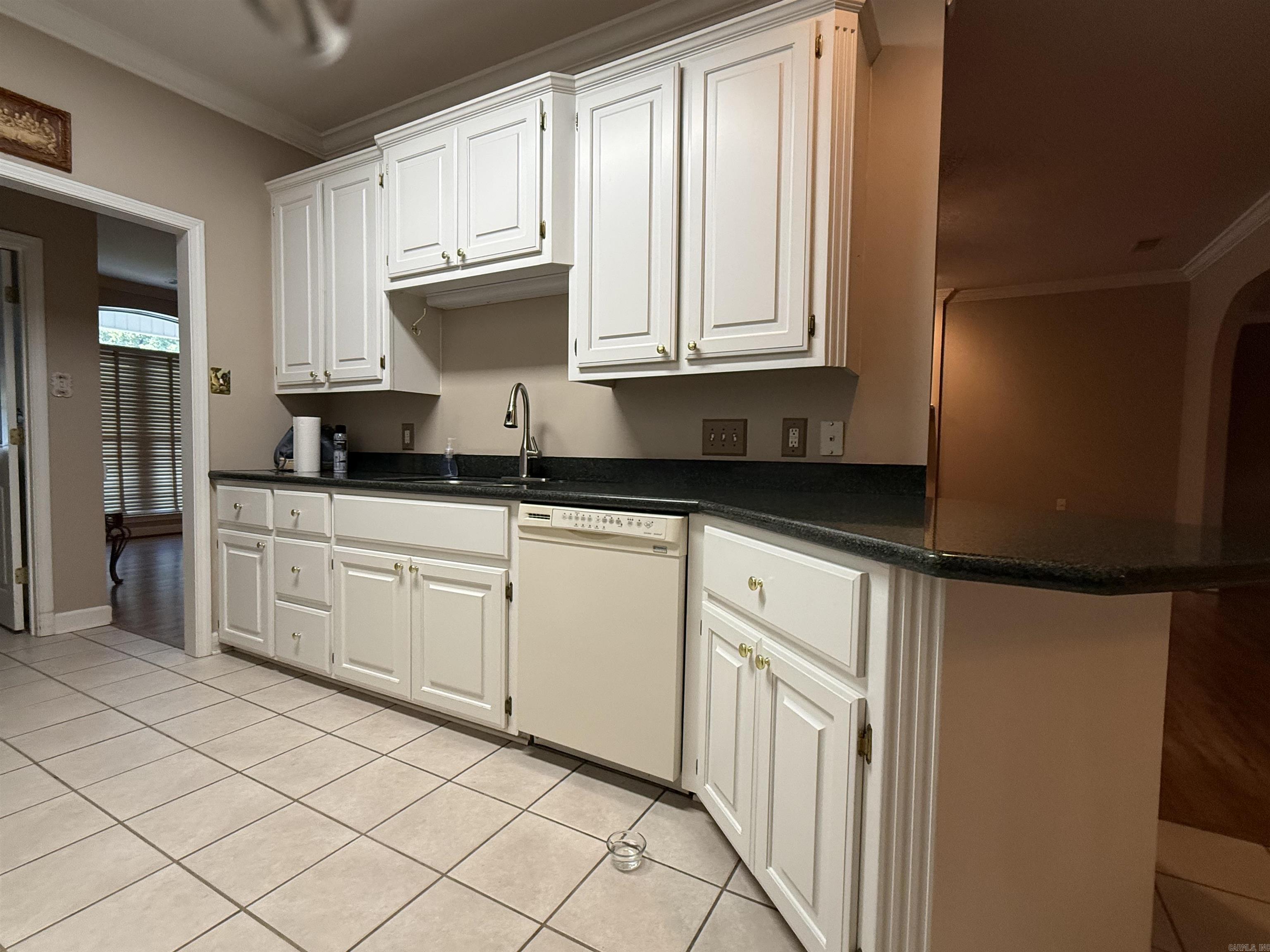 981 Colonial Drive Property Photo 8
