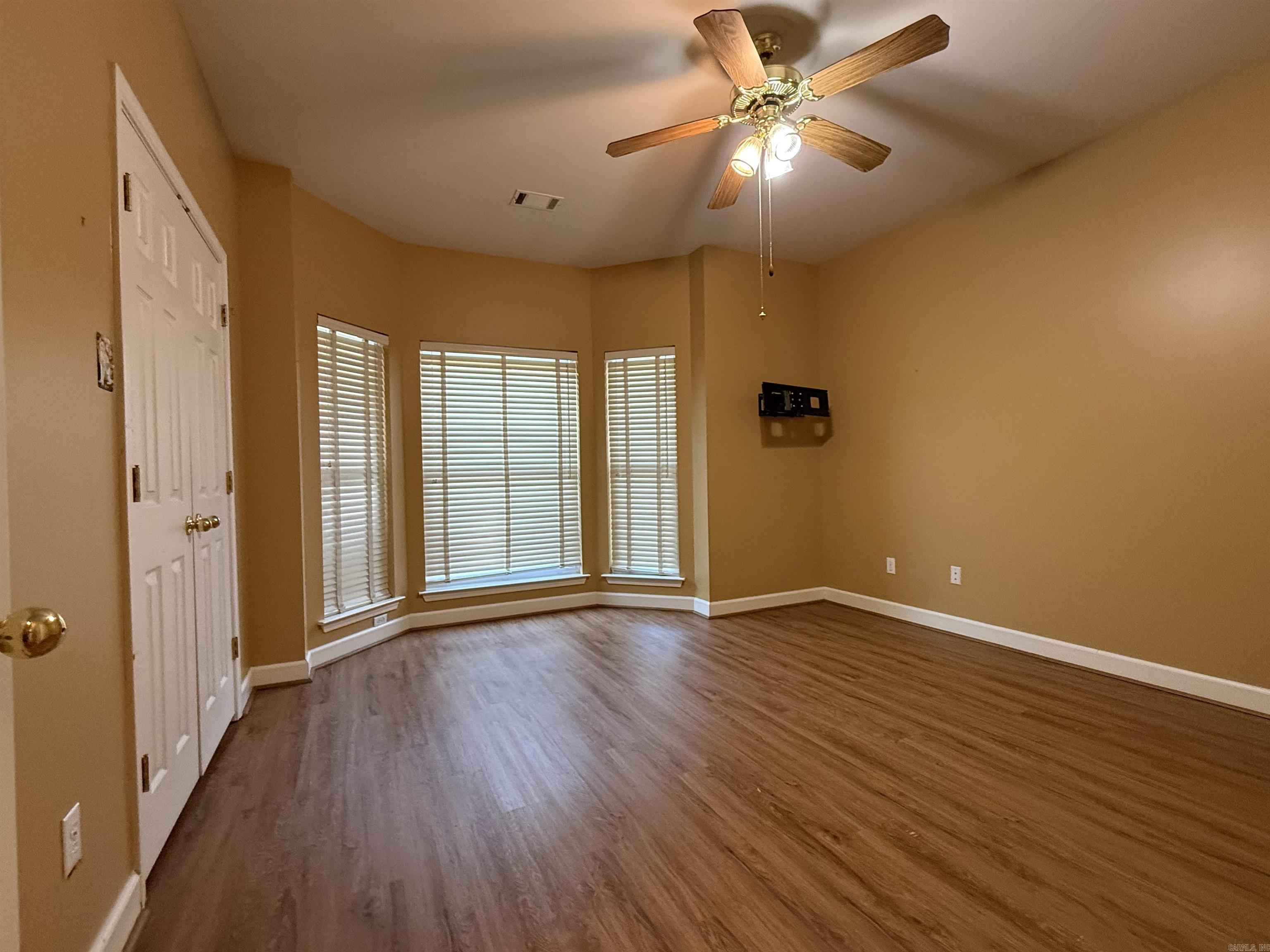 981 Colonial Drive Property Photo 17