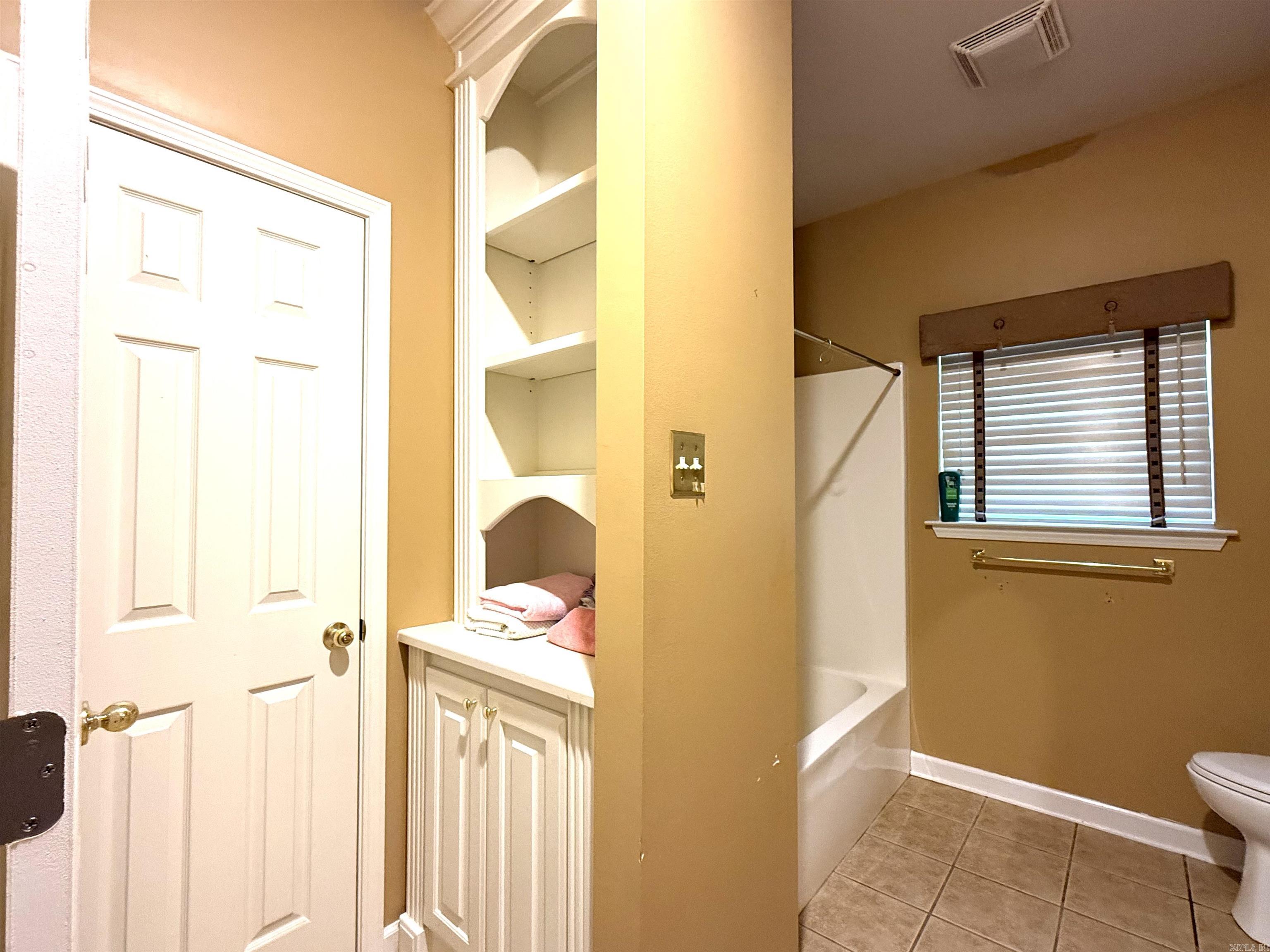 981 Colonial Drive Property Photo 18