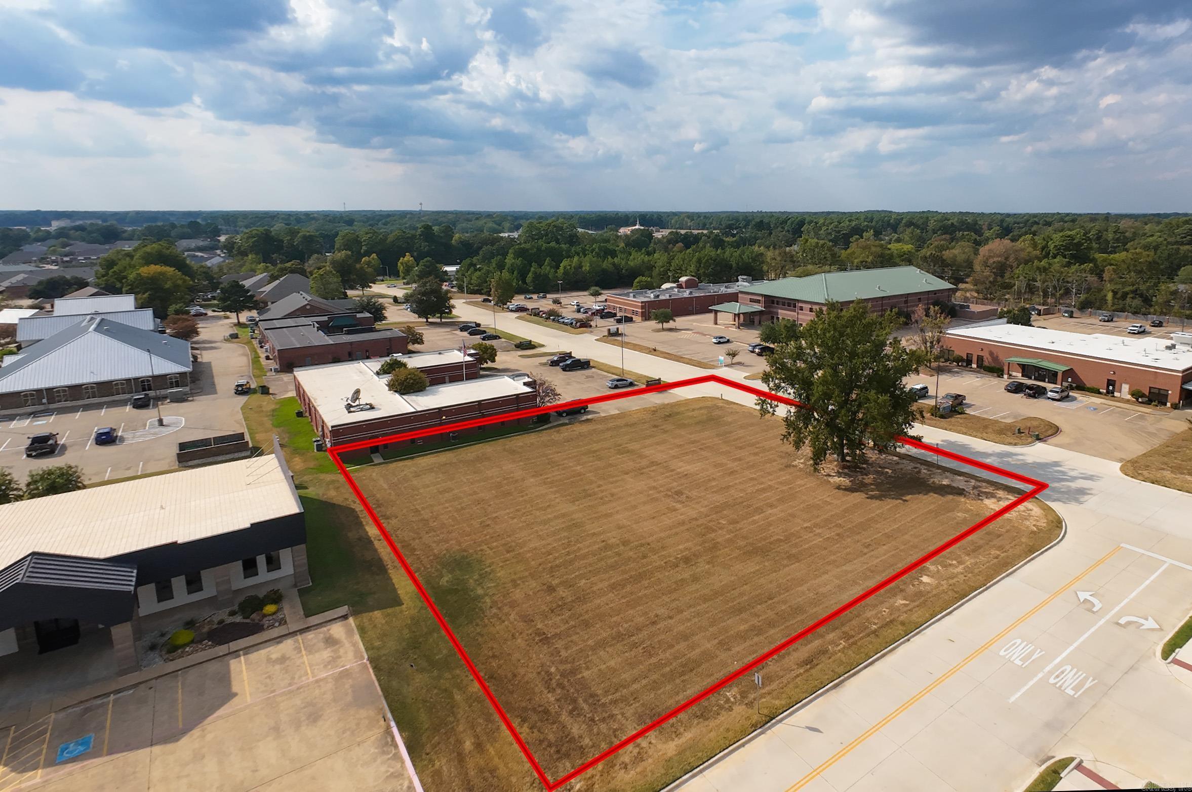 Lot 1 Galleria Oaks Property Photo 2