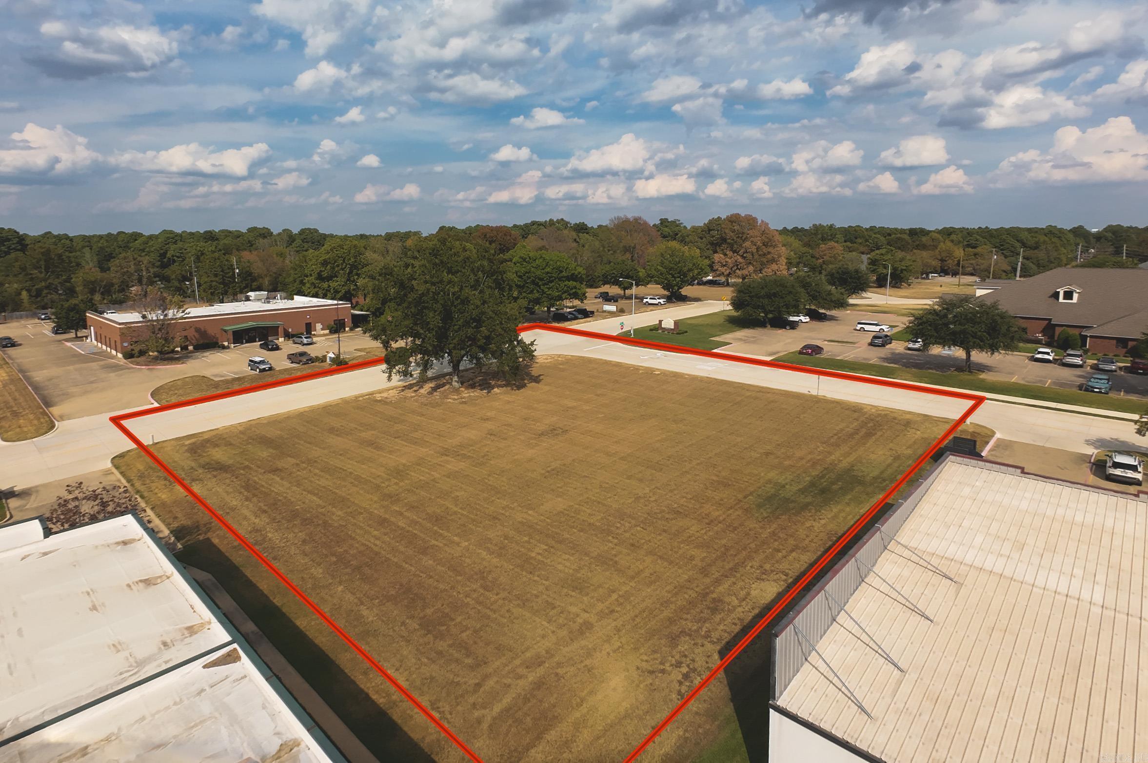 Lot 1 Galleria Oaks Property Photo 4