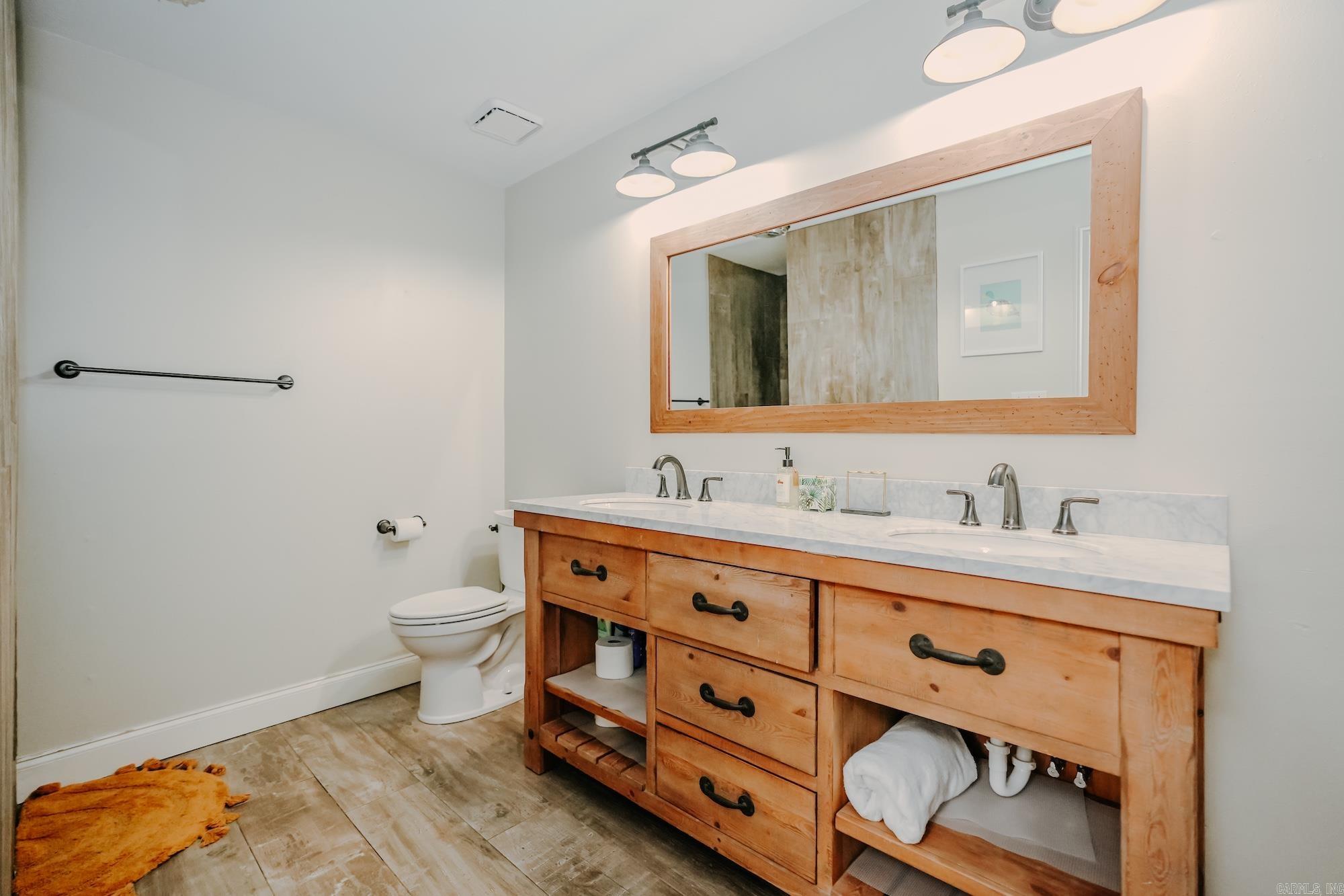 6108 Shadyside Lane Property Photo 33