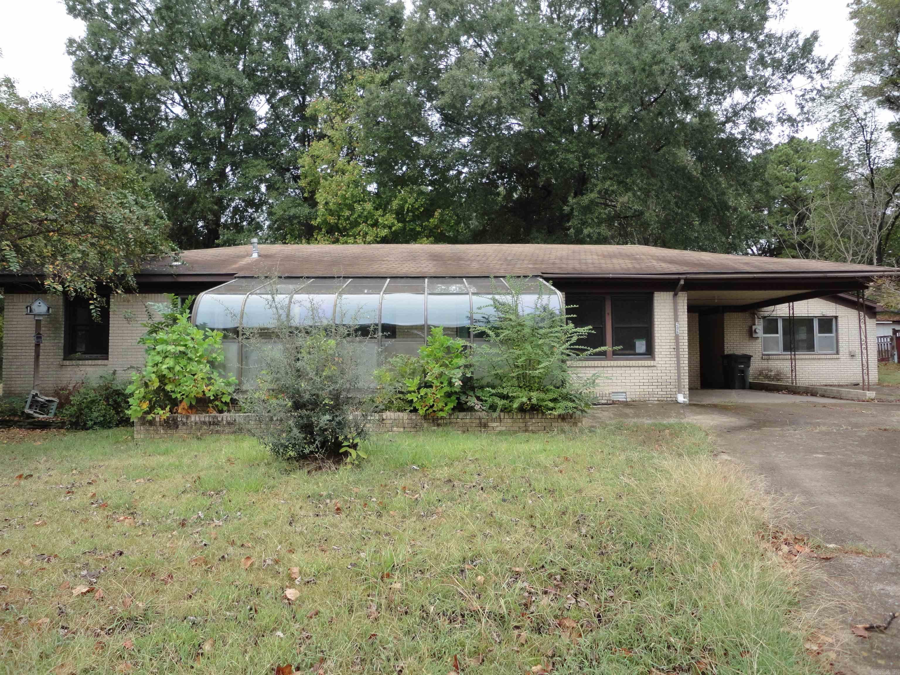 206 S Collison Avenue Property Photo 1