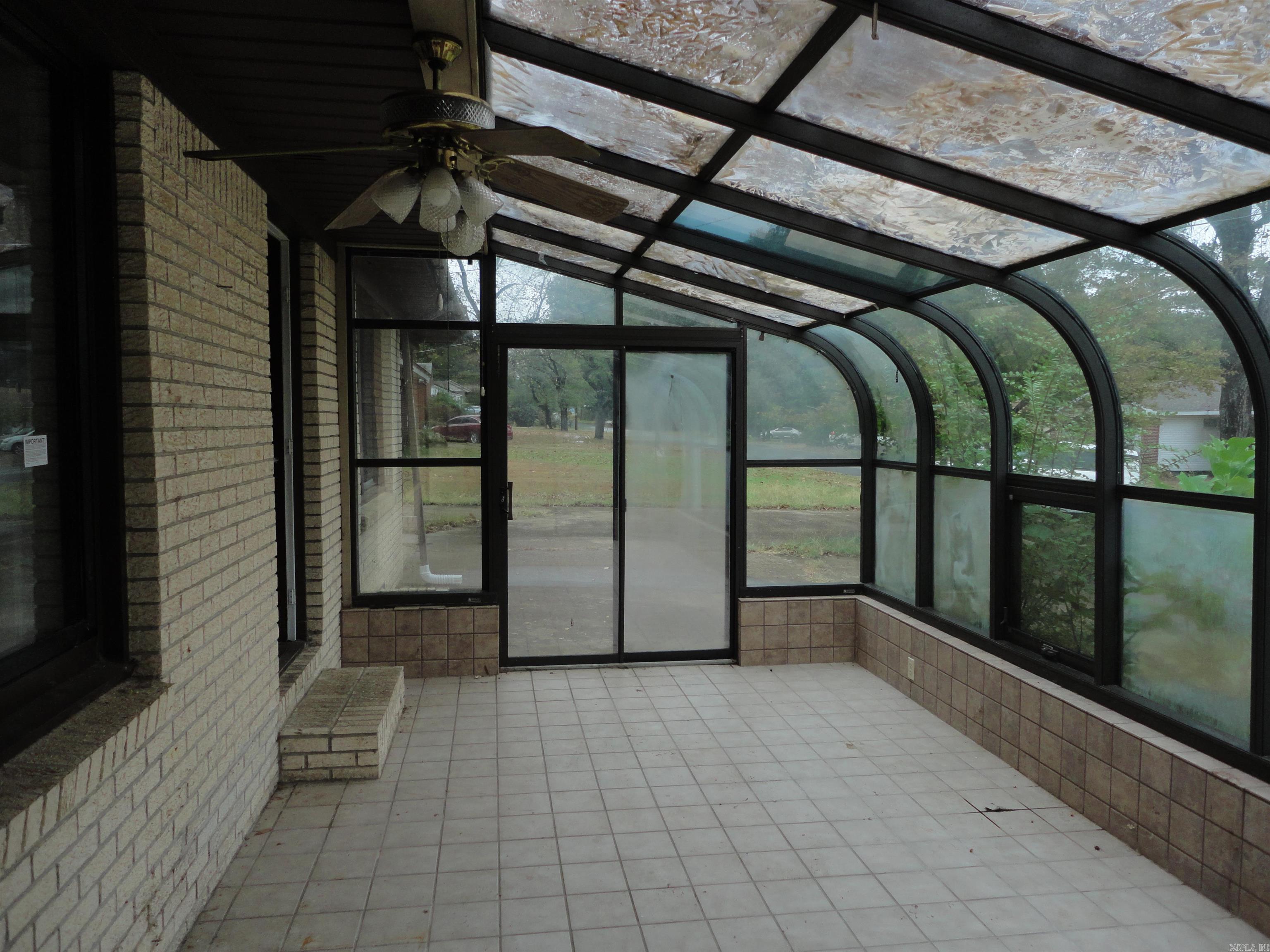 206 S Collison Avenue Property Photo 11