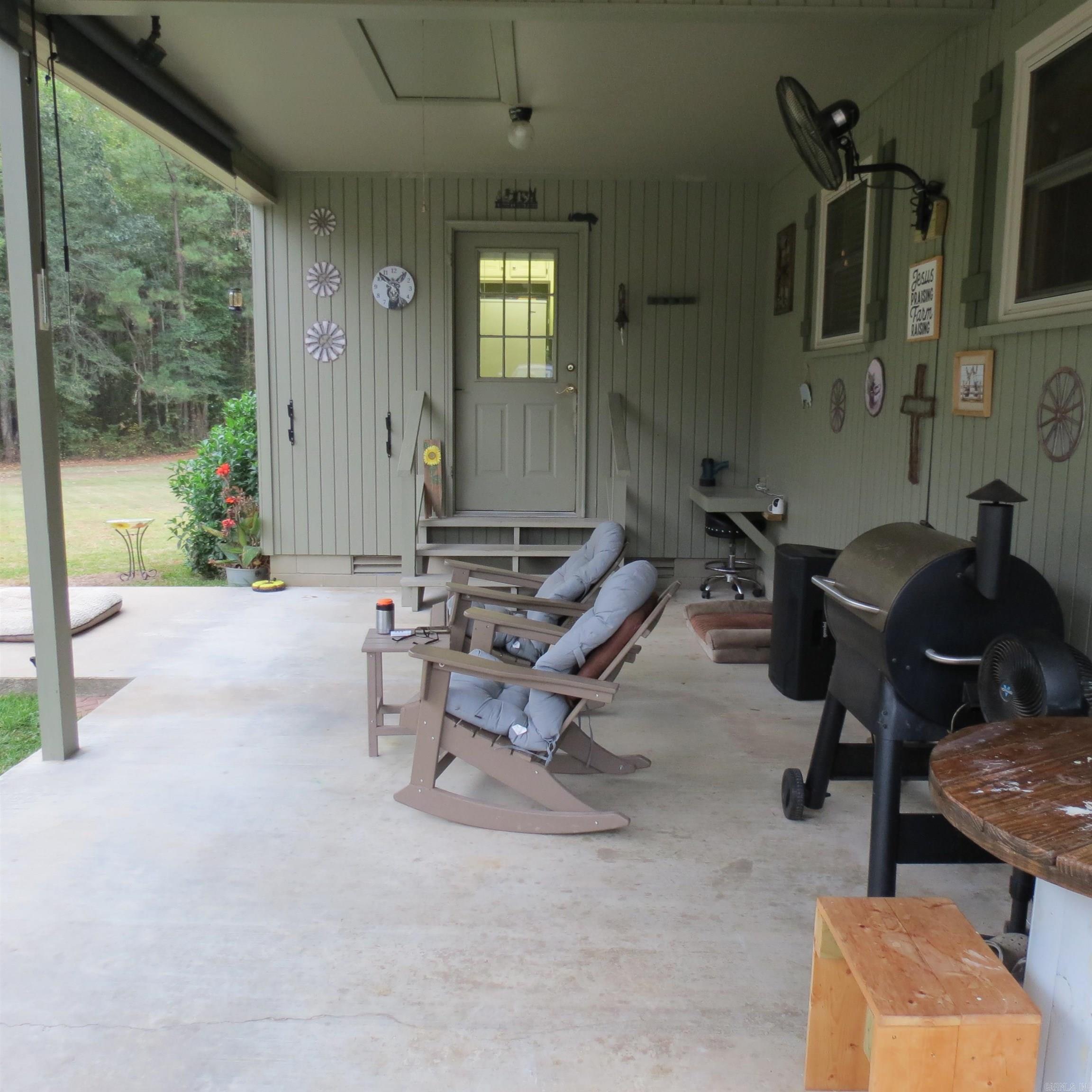 160 Clark Lane Property Photo 4