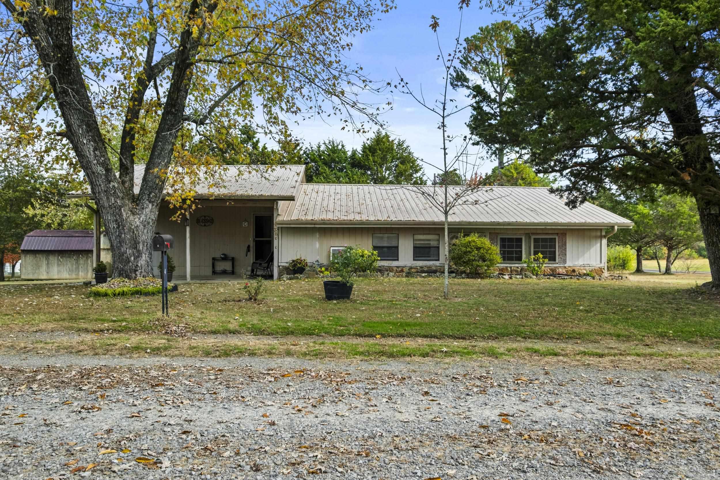 4 Persimmon Ln Property Photo 1