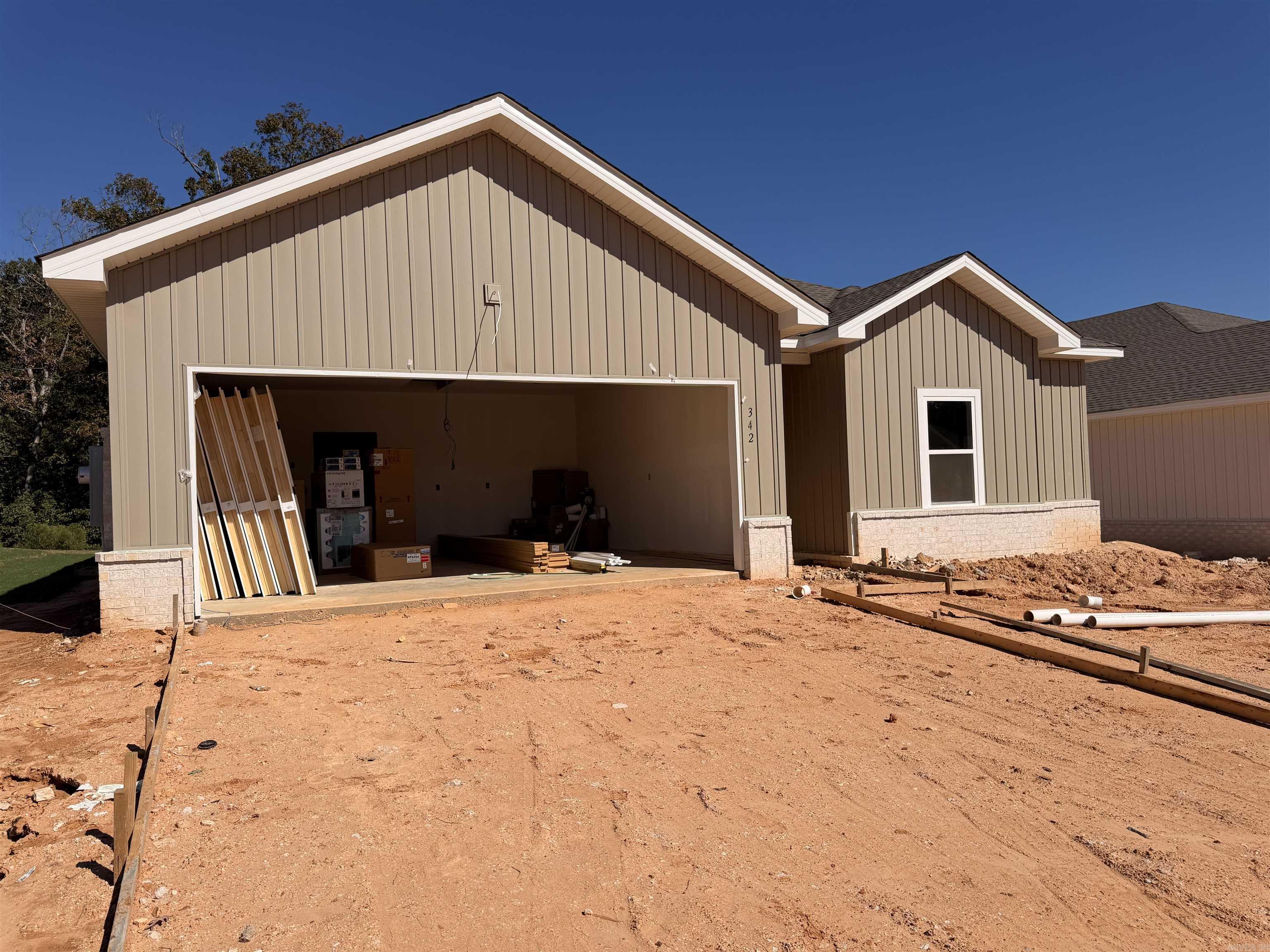 342 Everest Street Property Photo 1