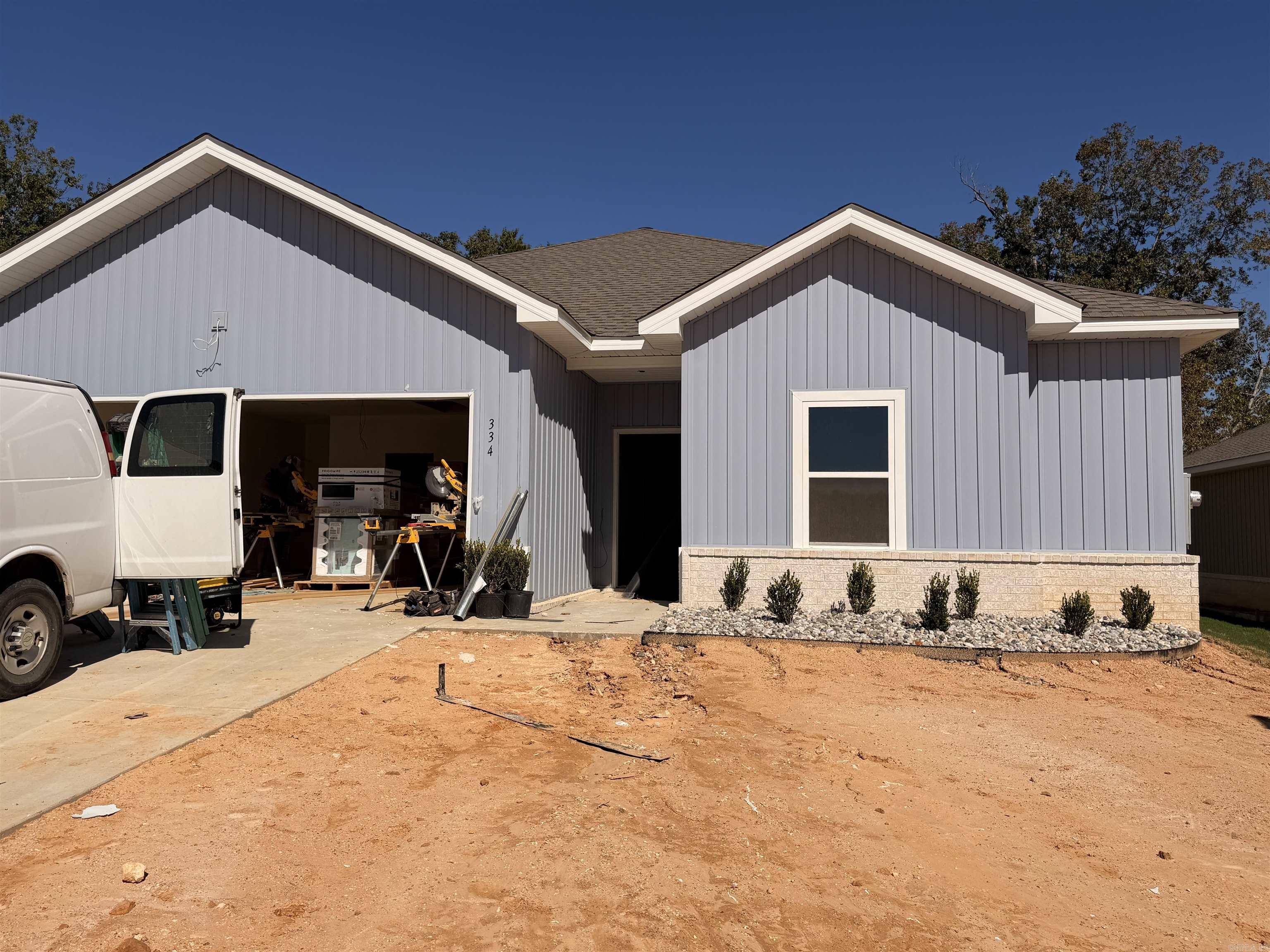 334 Everest Street Property Photo 1