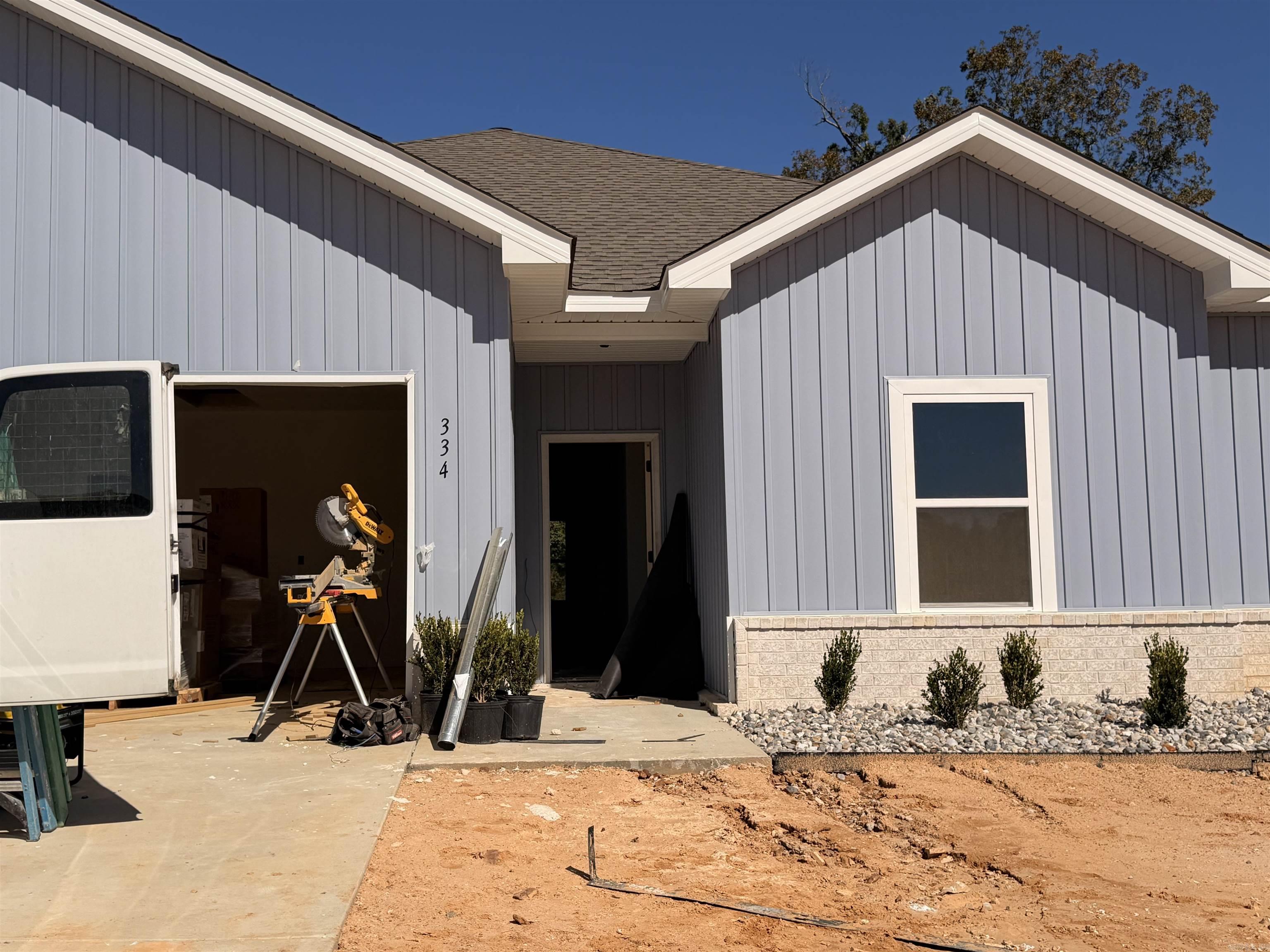 334 Everest Street Property Photo 2