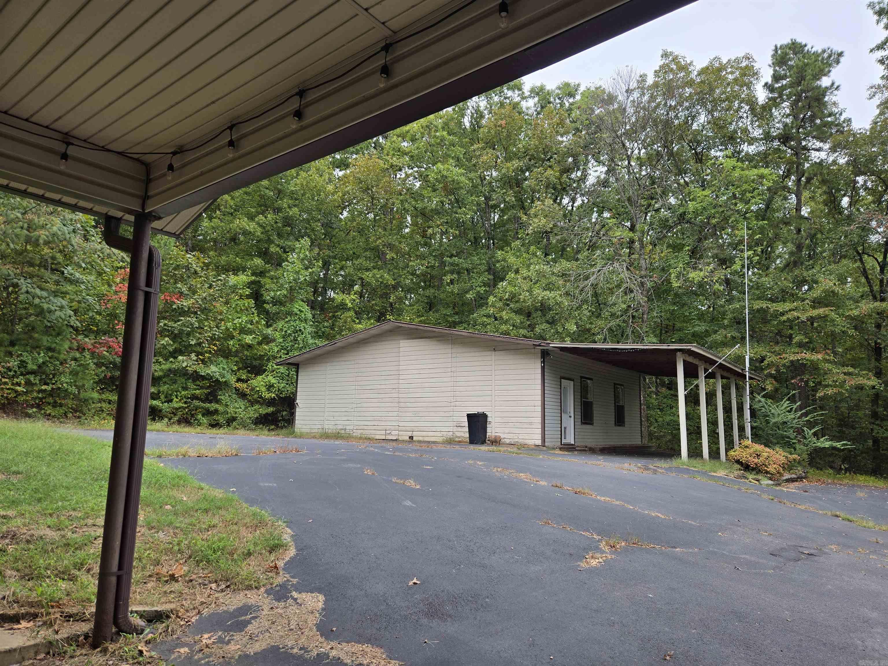 361 Radio Property Photo 8