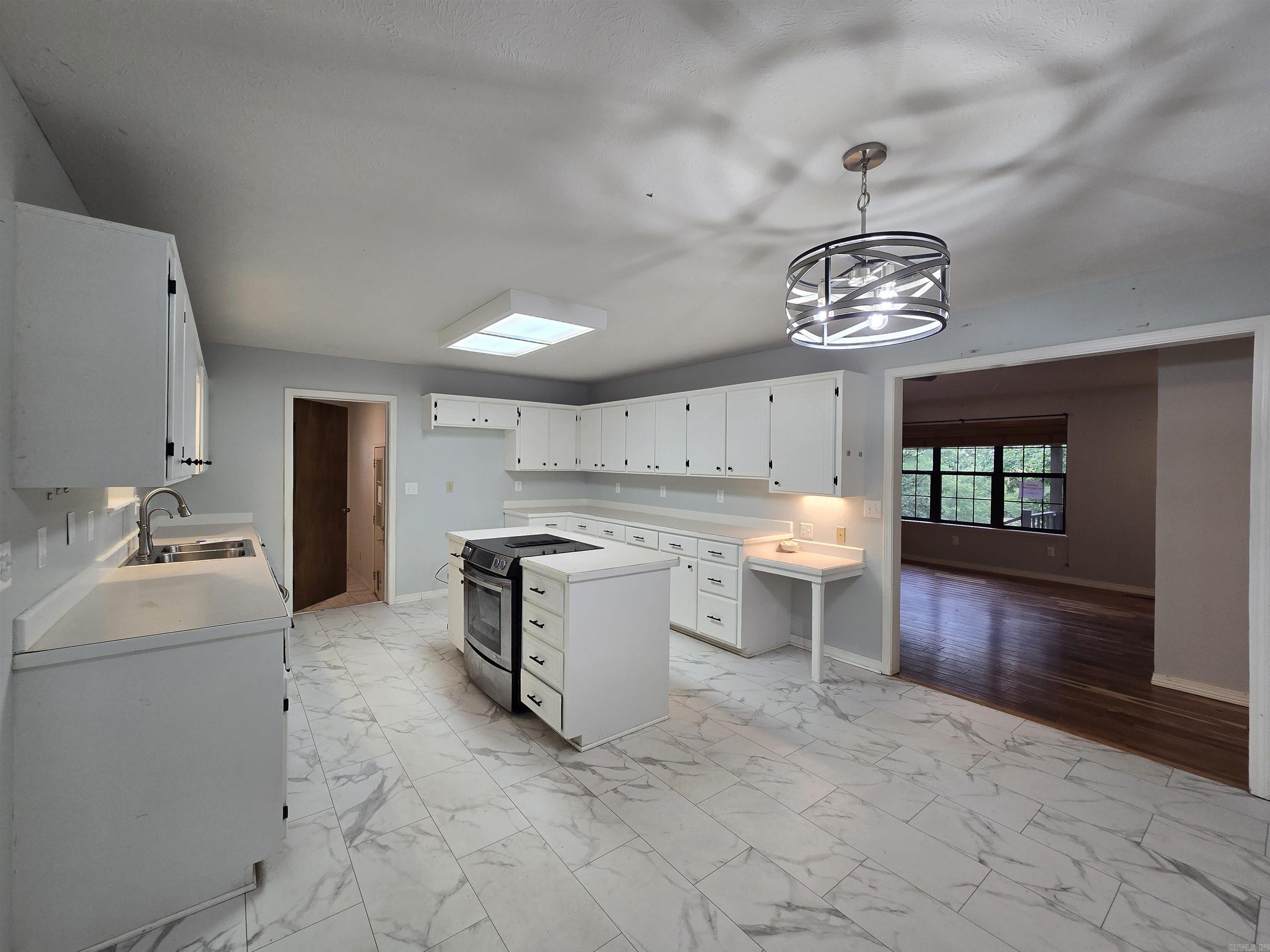 361 Radio Property Photo 18