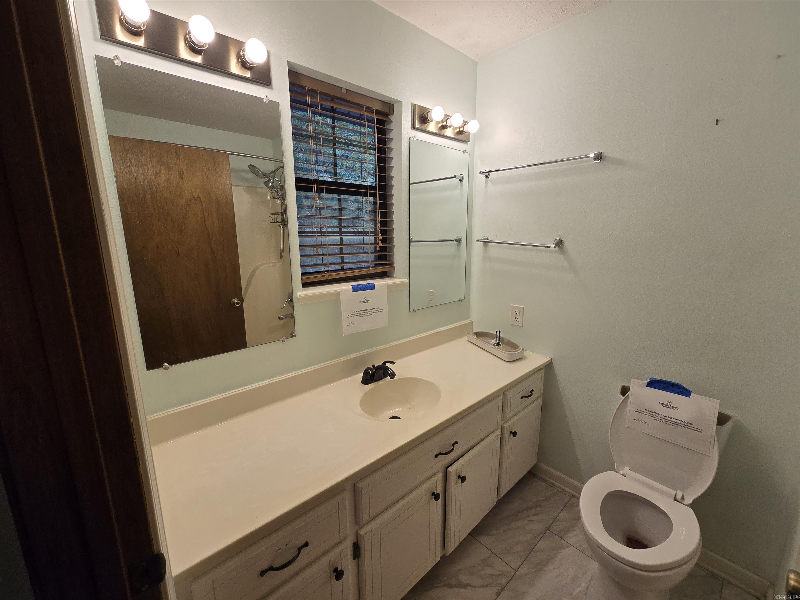 361 Radio Property Photo 33