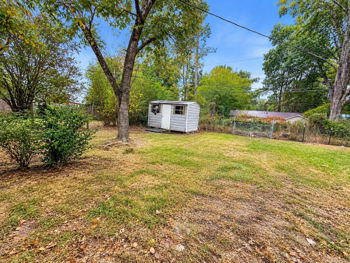 1529 Center Street Property Photo 12