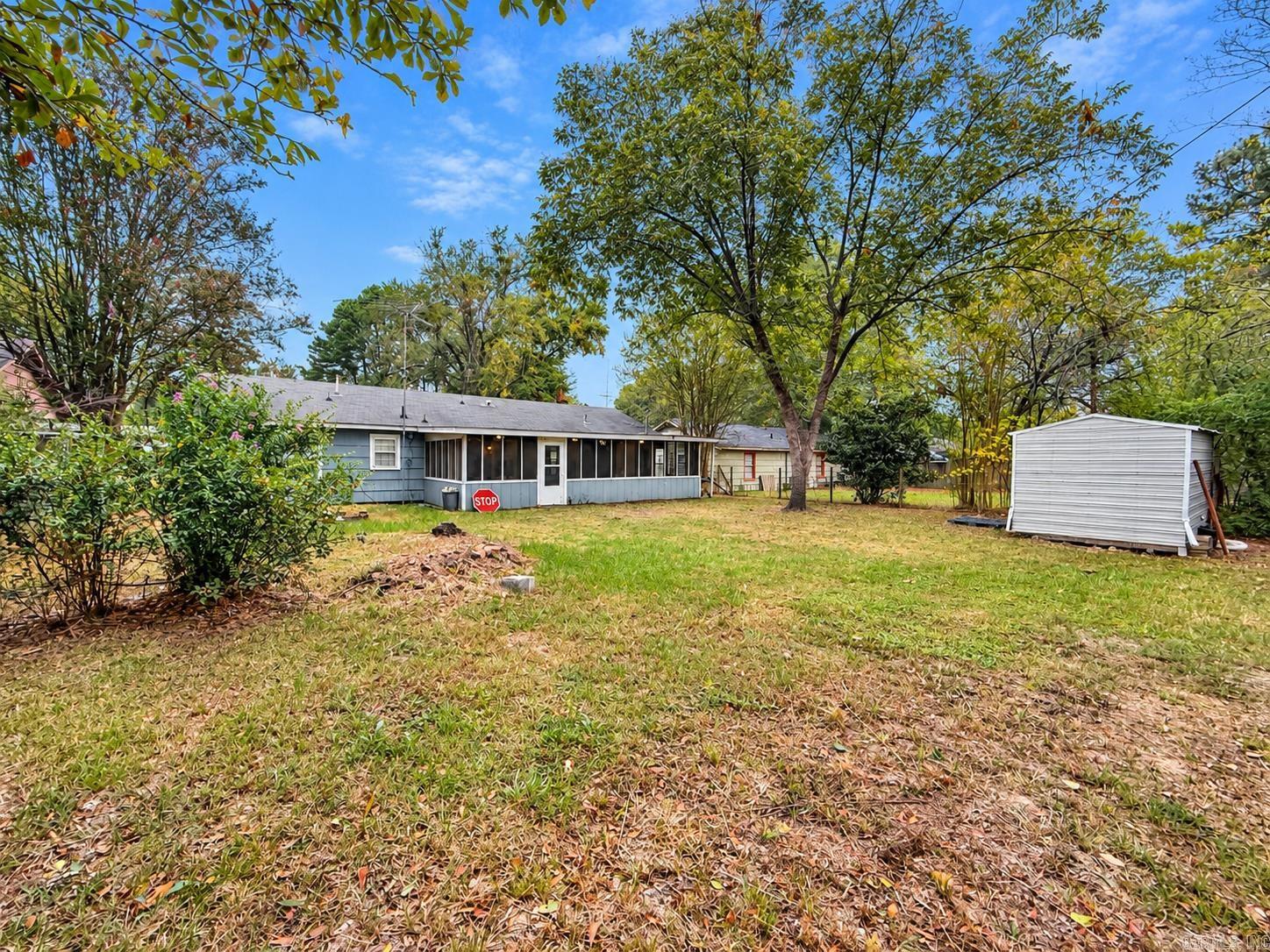 1529 Center Street Property Photo 13