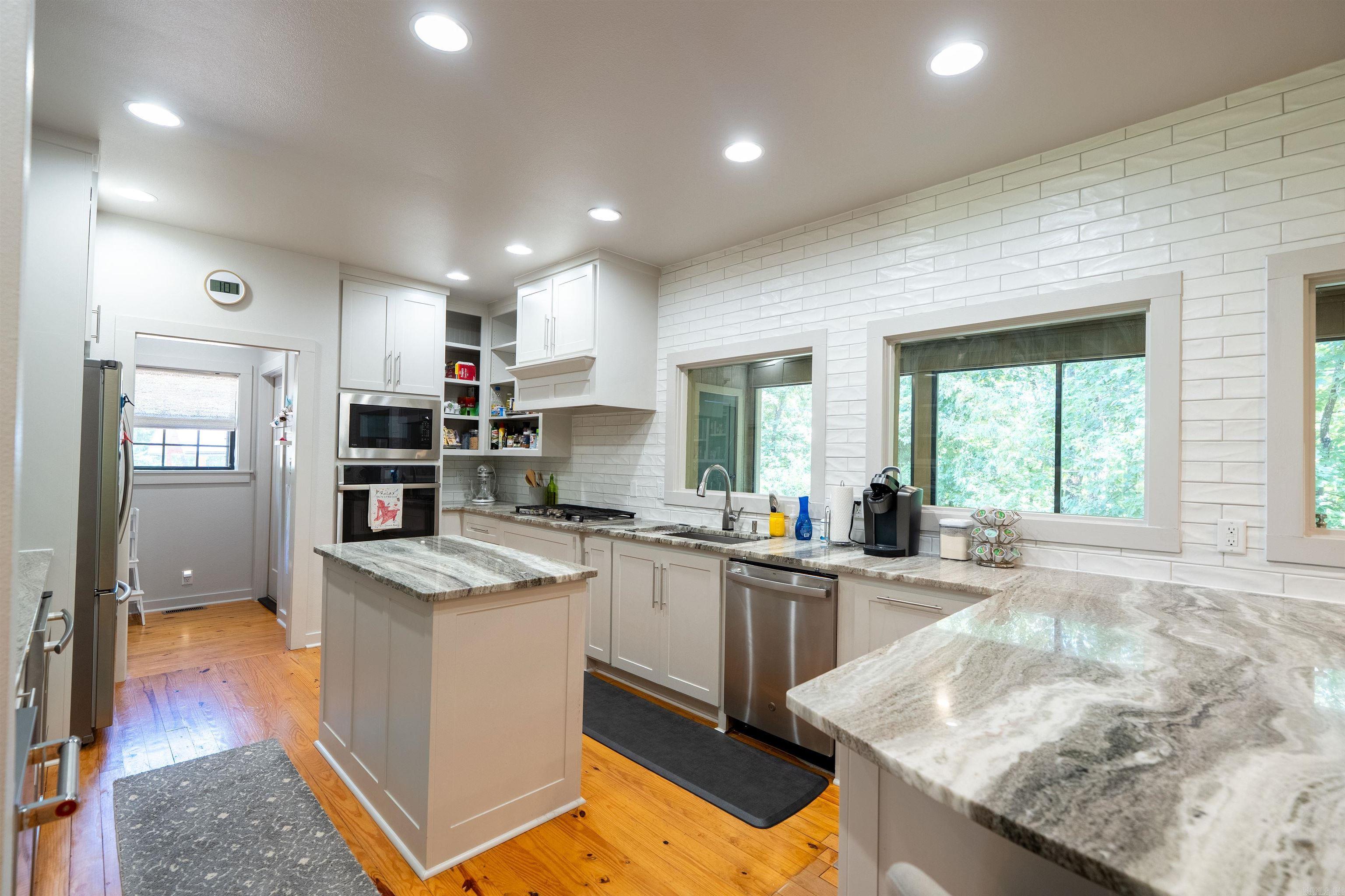 916 Sugar Maple Drive Property Photo 13