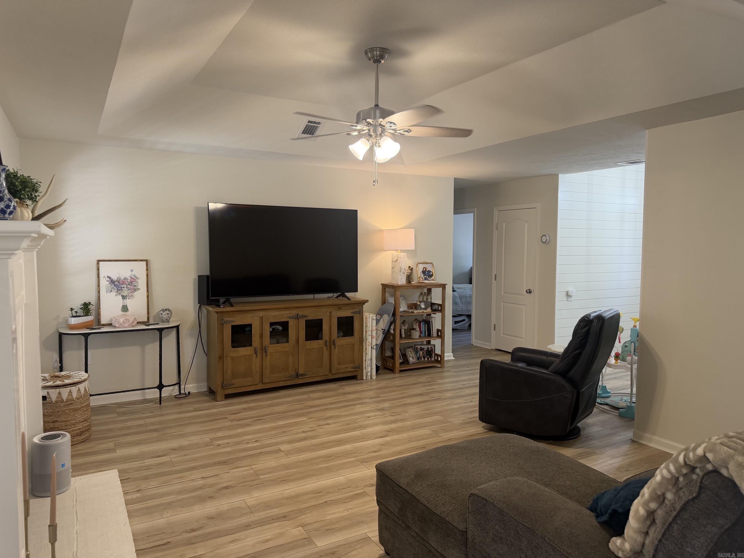 2135 Maplewood Drive Property Photo 10