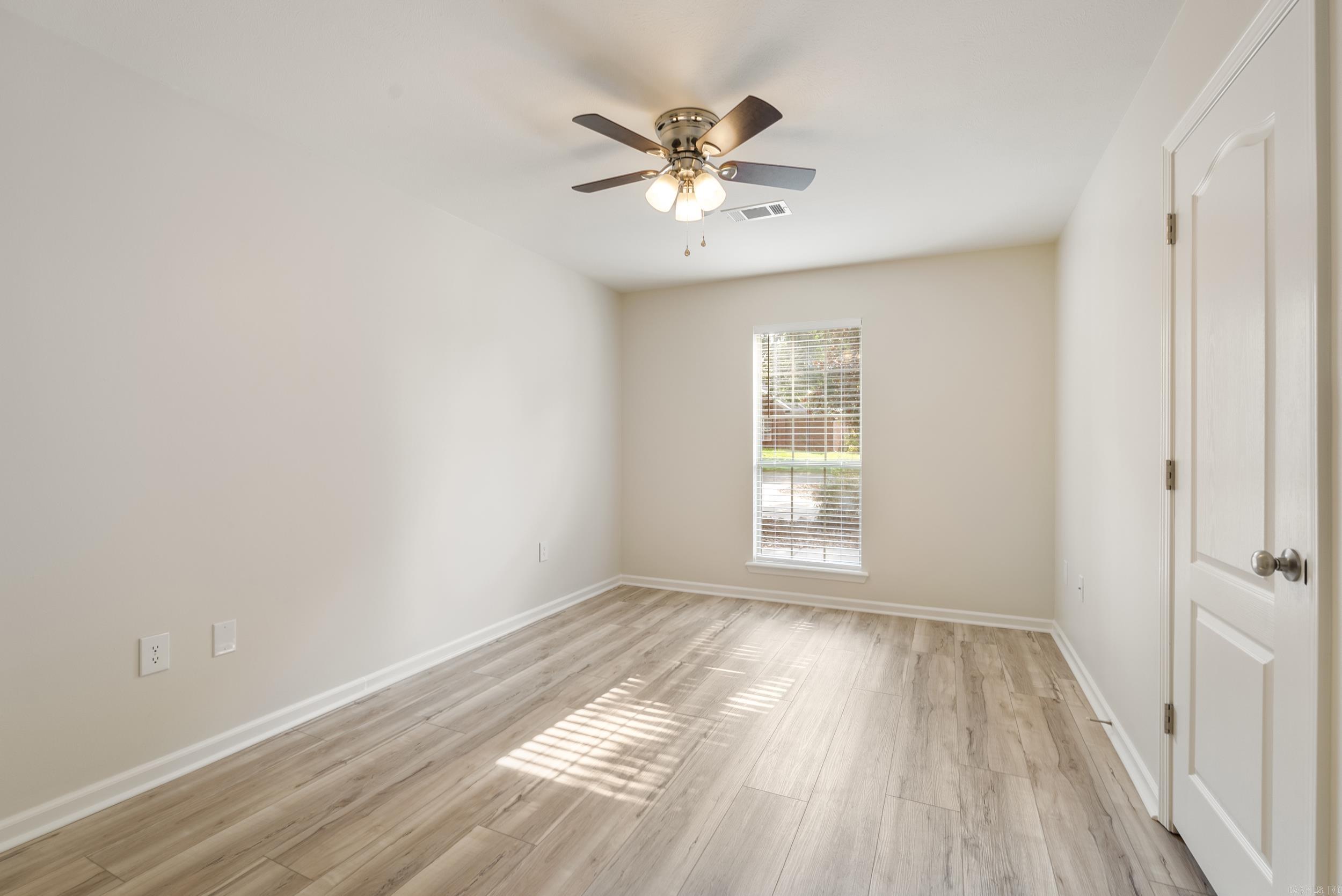 2135 Maplewood Drive Property Photo 25