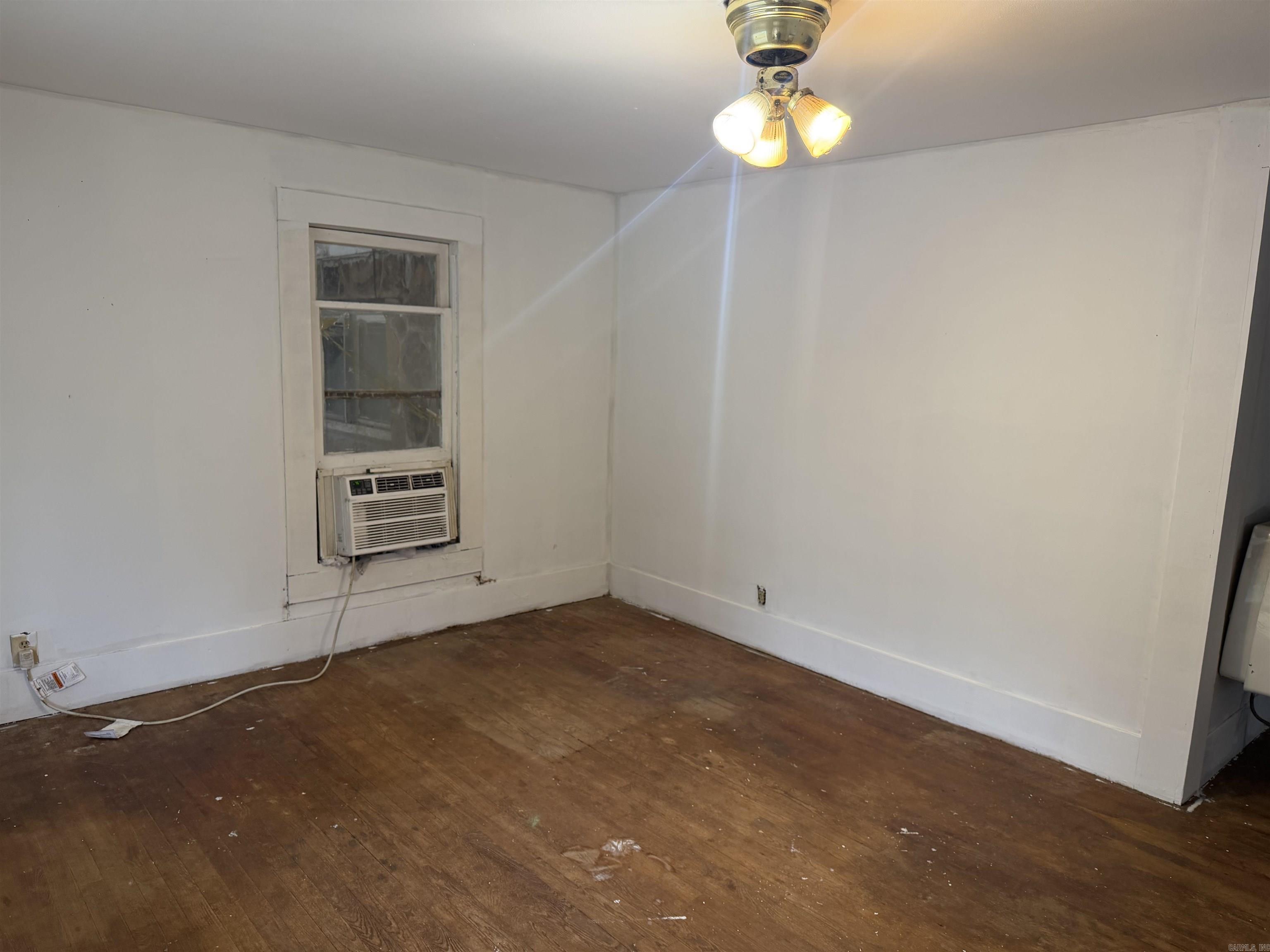 1006 W Mcrae Avenue Property Photo 4