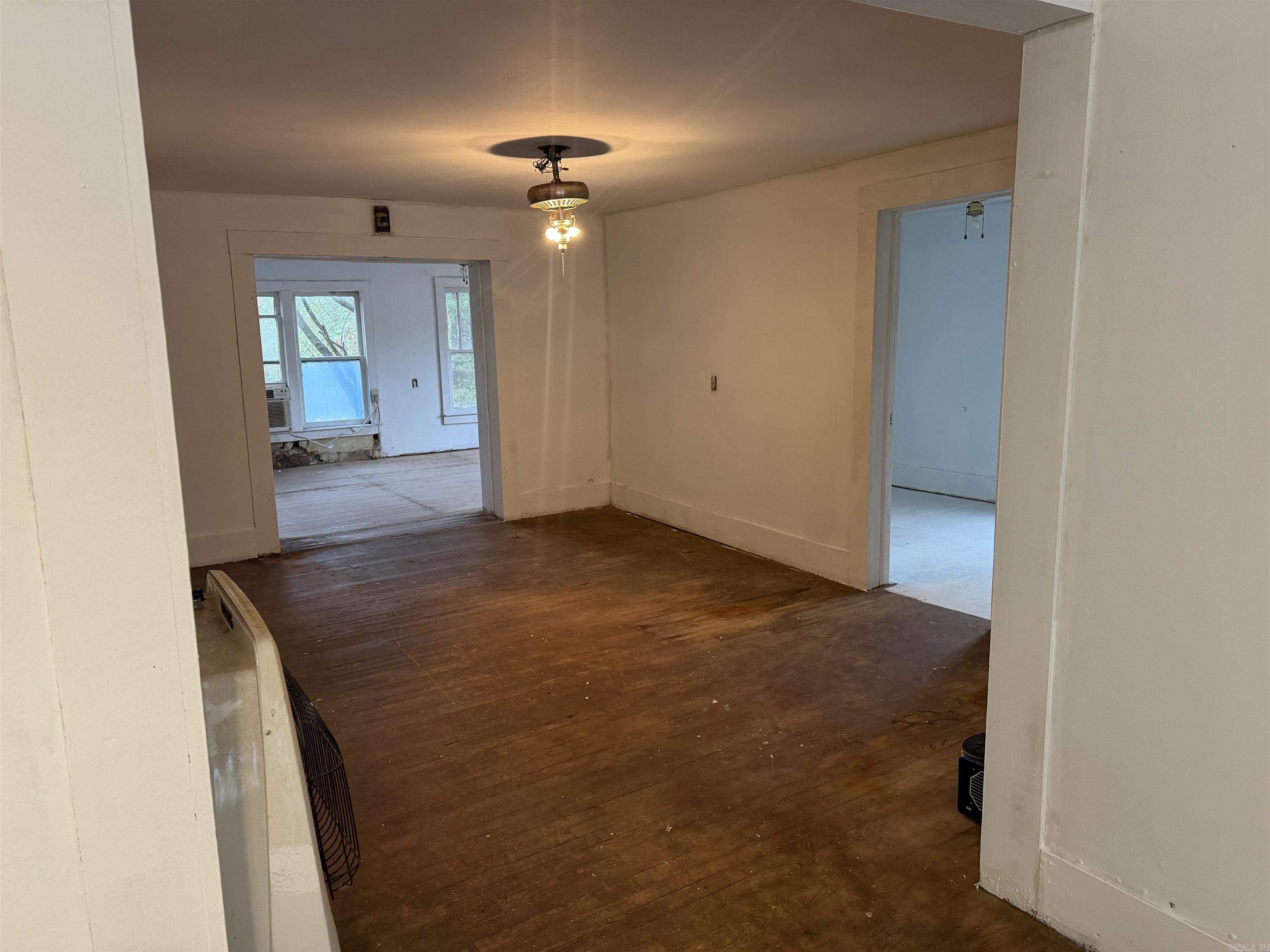 1006 W Mcrae Avenue Property Photo 6