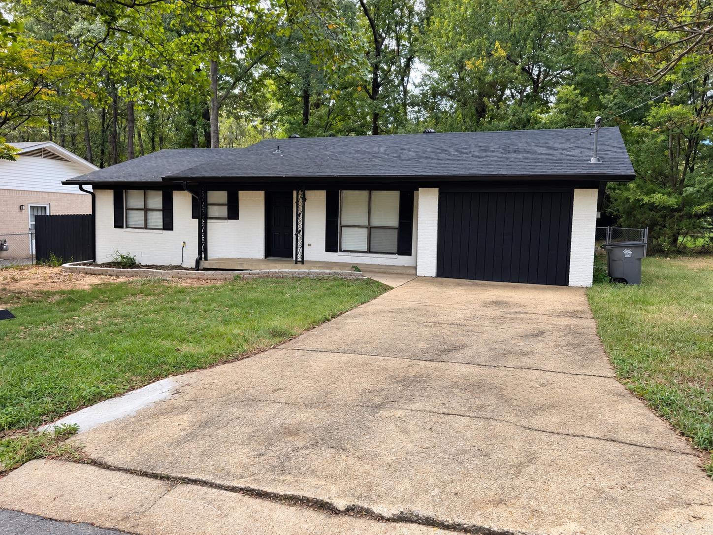 100 Wisteria Place Property Photo 2