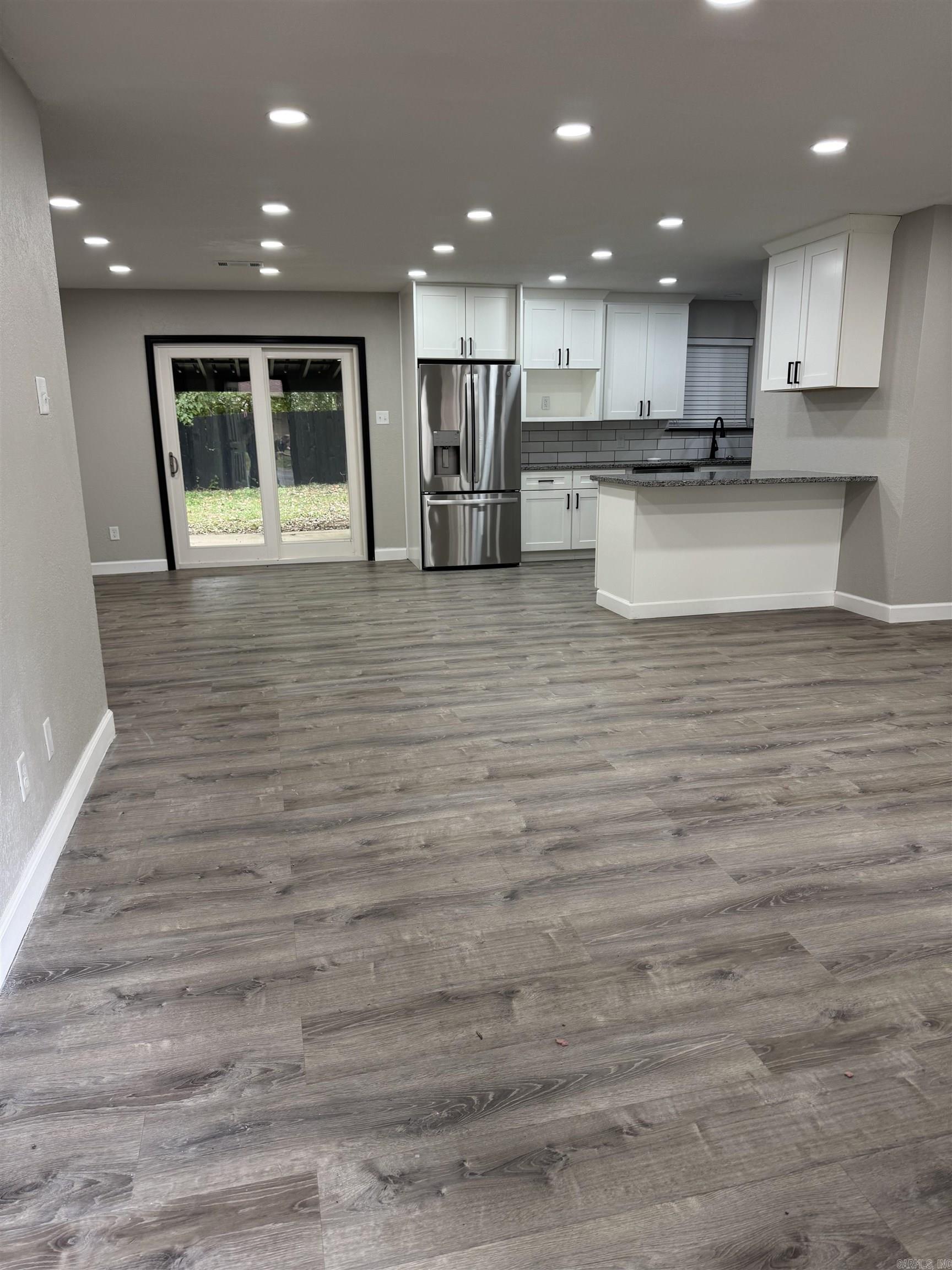 100 Wisteria Place Property Photo 3