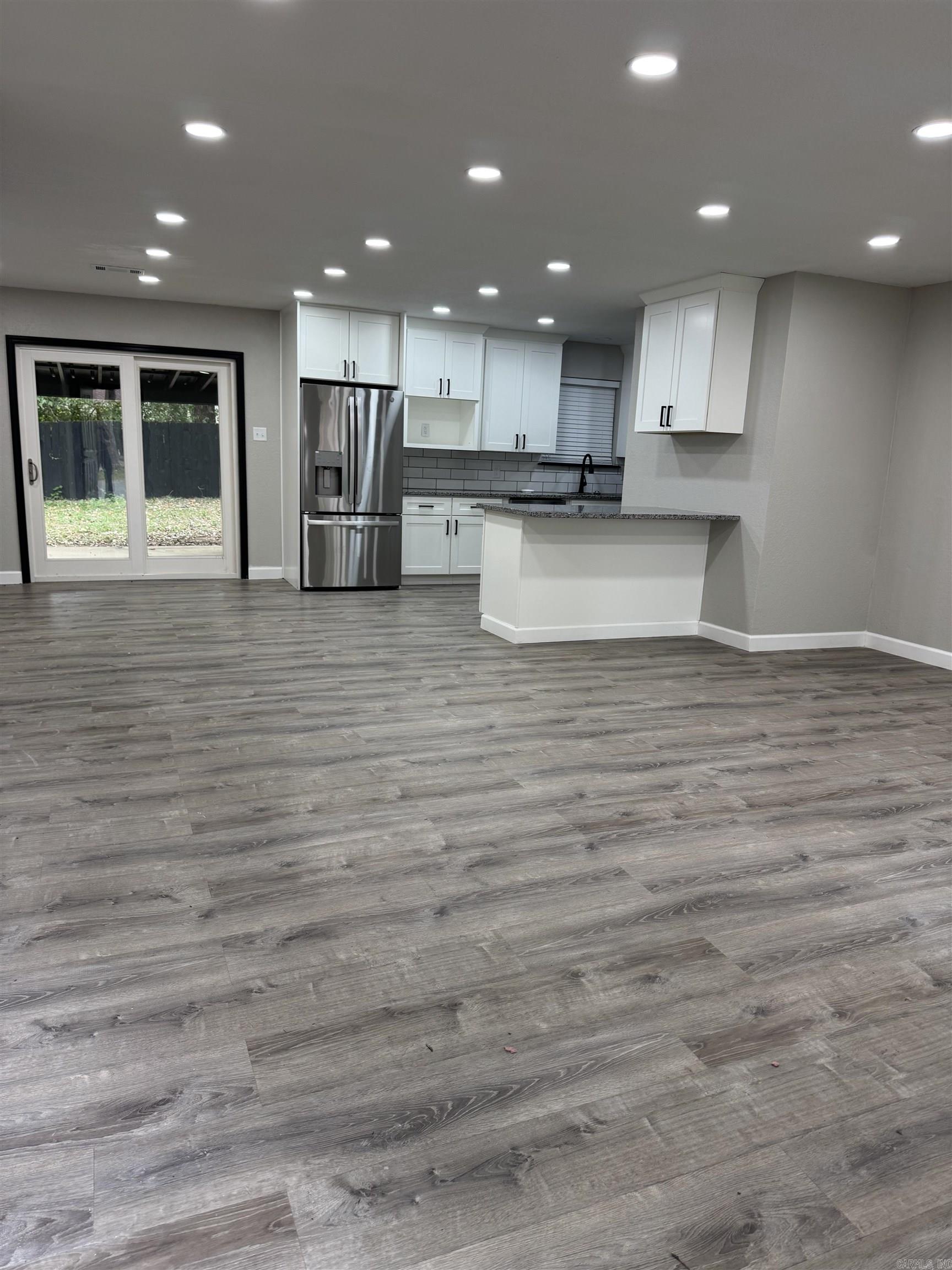 100 Wisteria Place Property Photo 6