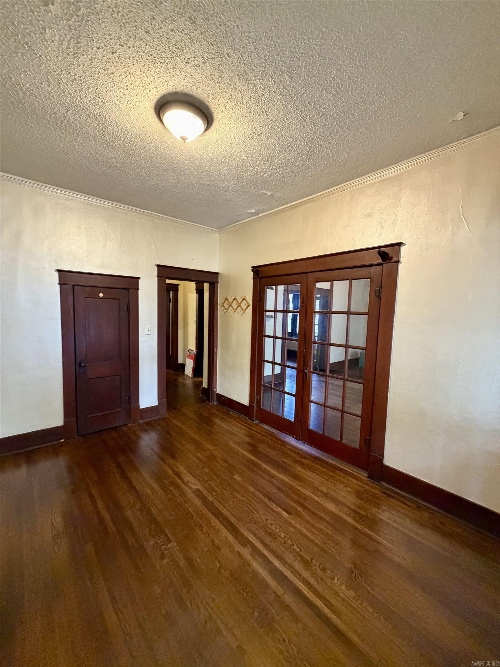 405 W 5th Street Property Photo 9